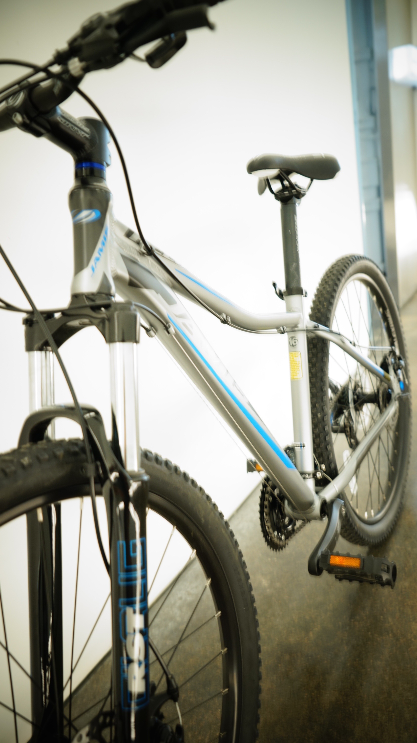 Jamis Bicycles, Helix Sport Mountain Bicycle, 650 Pedalpusher, Versatile and durable, 1690x3010 HD Phone