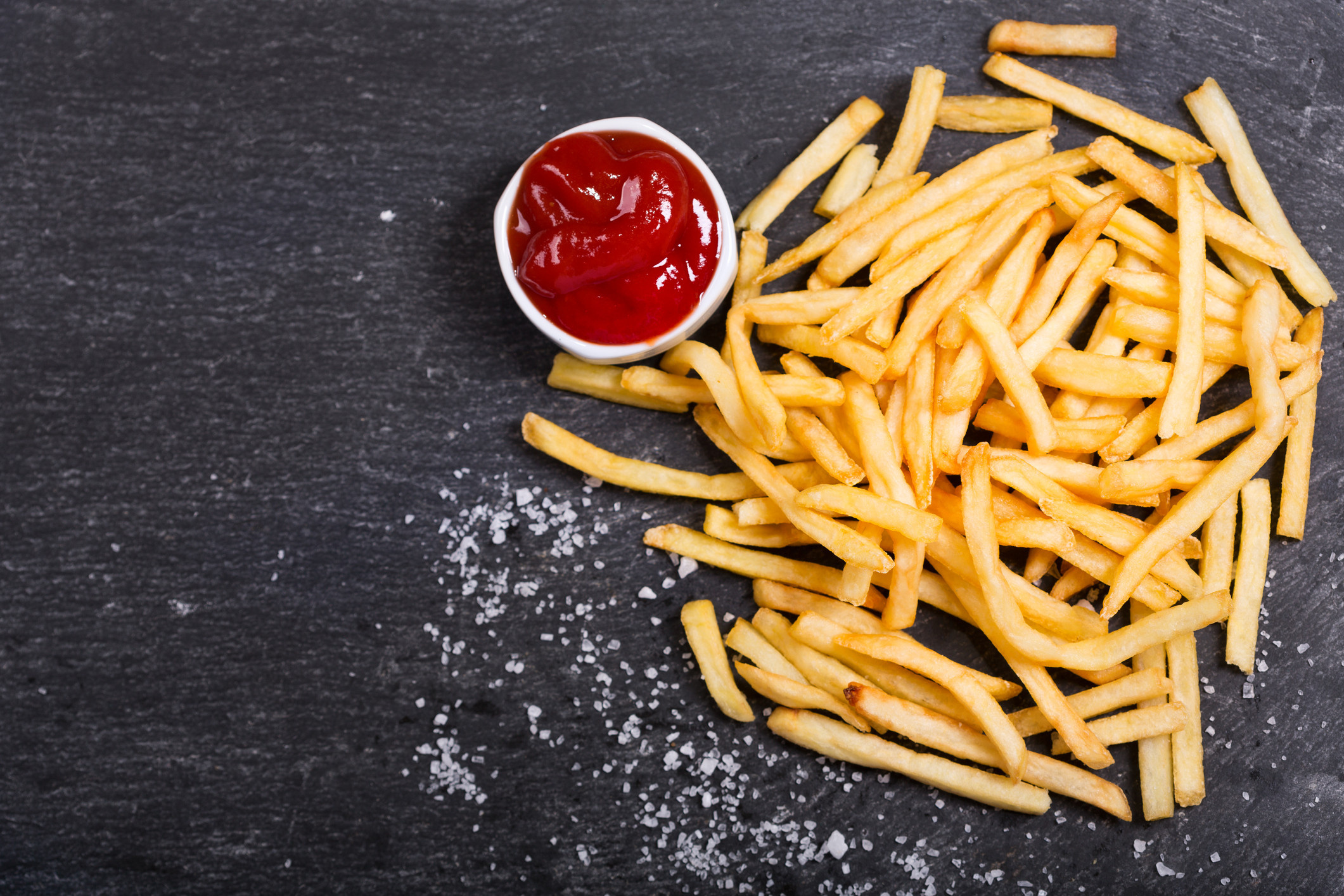 French Fries: Do not require eating utensils in informal situations. 2130x1420 HD Background.