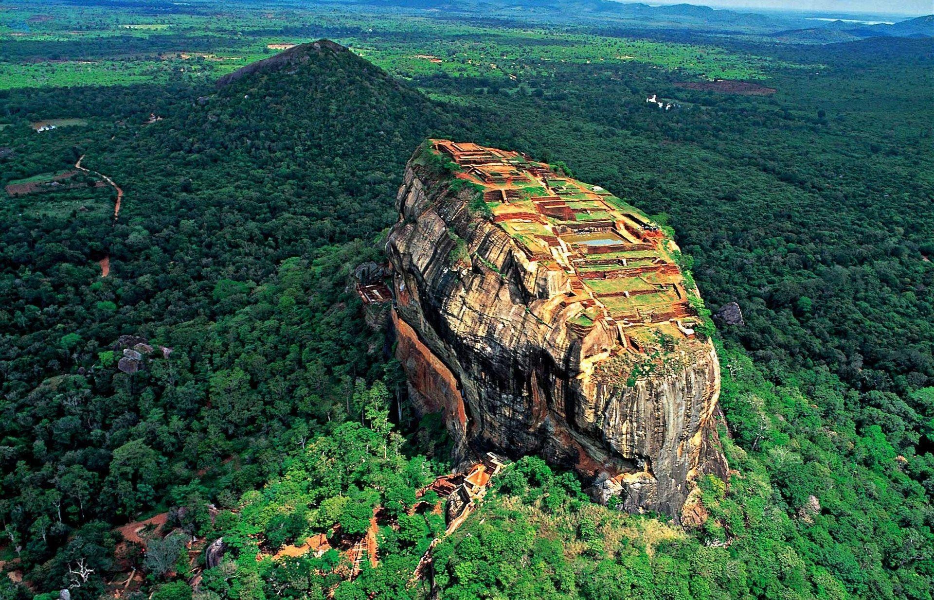 Sri Lanka's beauty, Awe-inspiring scenery, Exquisite landscapes, Mesmerizing nature, 1920x1240 HD Desktop