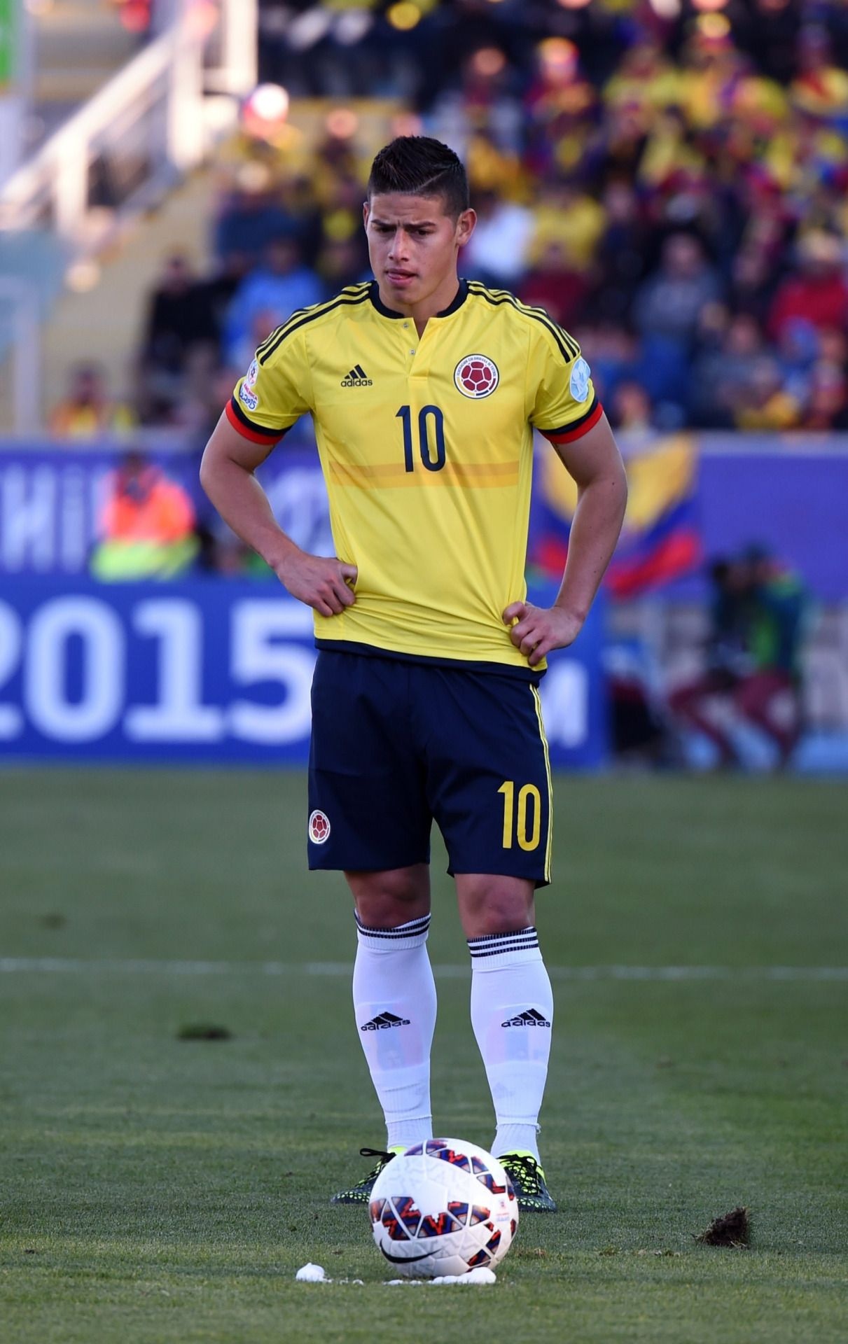 James Rodriguez, Copa America match, Colombian victory, Football excitement, 1220x1920 HD Handy