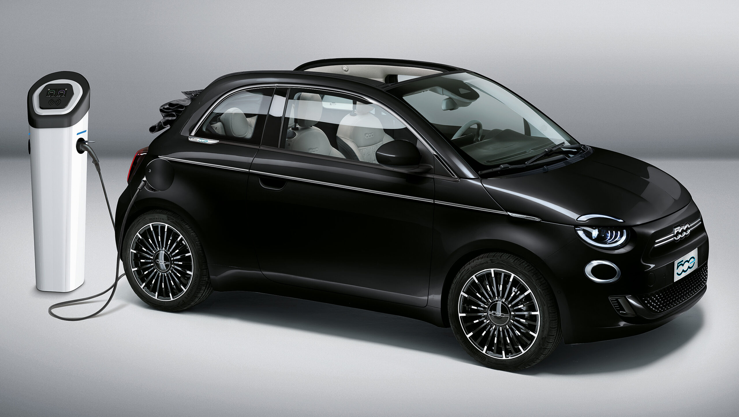 Fiat 500E, Electric performance, Sustainable innovation, Futuristic design, 2560x1450 HD Desktop