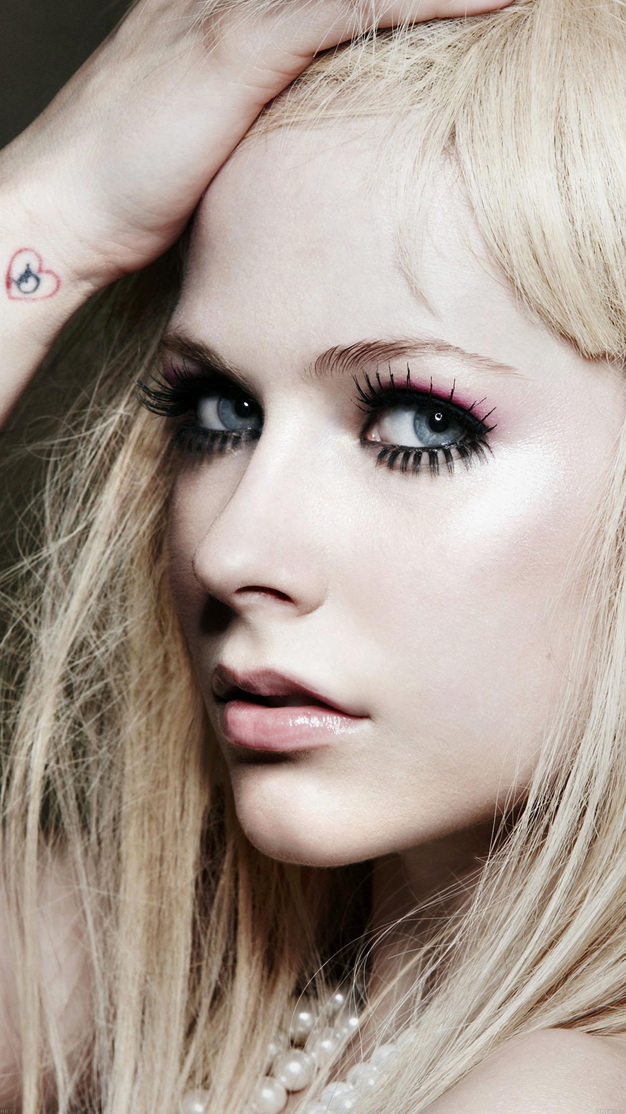 Avril Lavigne, iPhone11 wallpaper, Celebrity singer-songwriter, 1250x2210 HD Handy