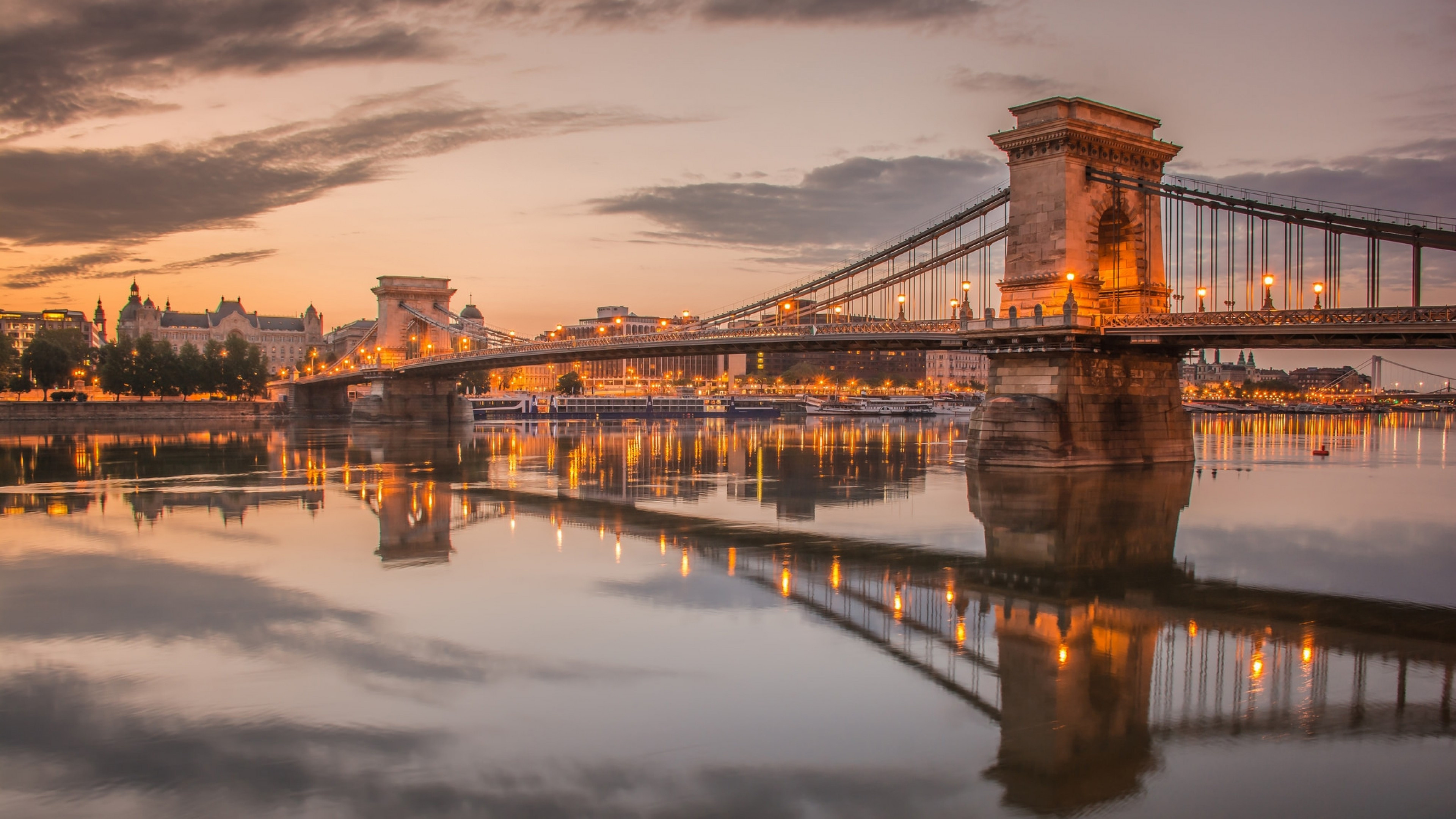 Hungary: The Szechenyi Chain Bridge, Budapest, The River Danube. 3840x2160 4K Wallpaper.