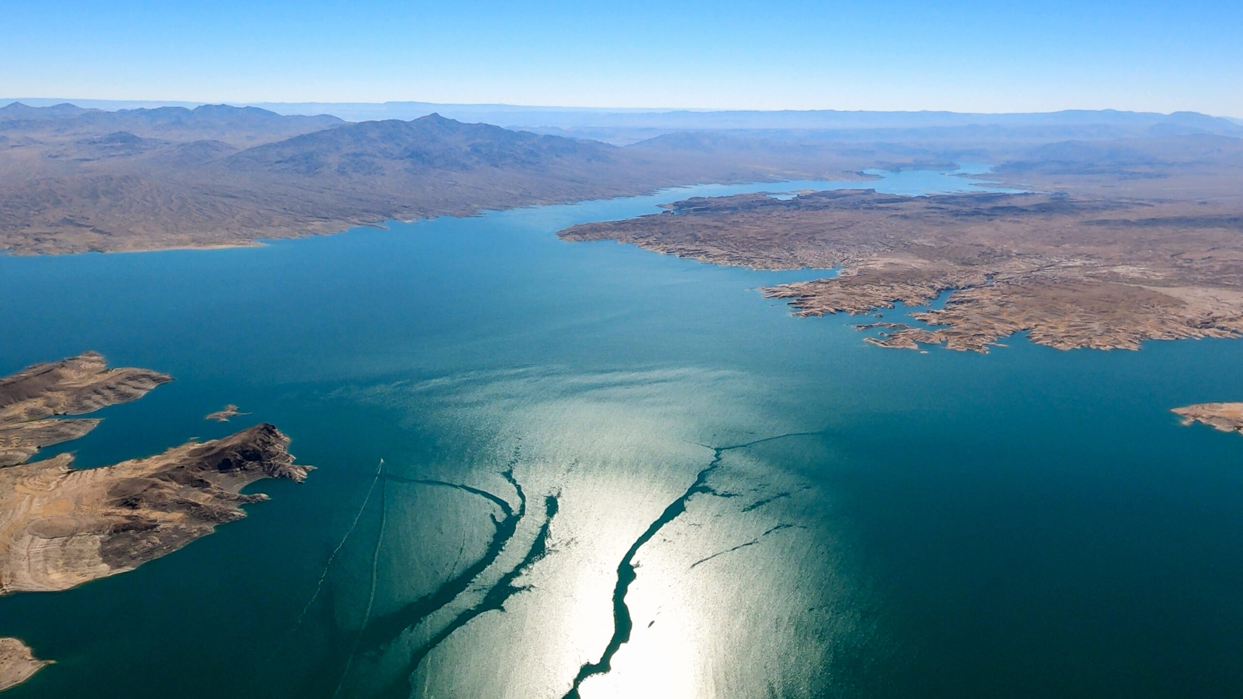 Lake Mead, Aerial view, Hoover Dam perspective, Stunning water landscapes, 2560x1440 HD Desktop