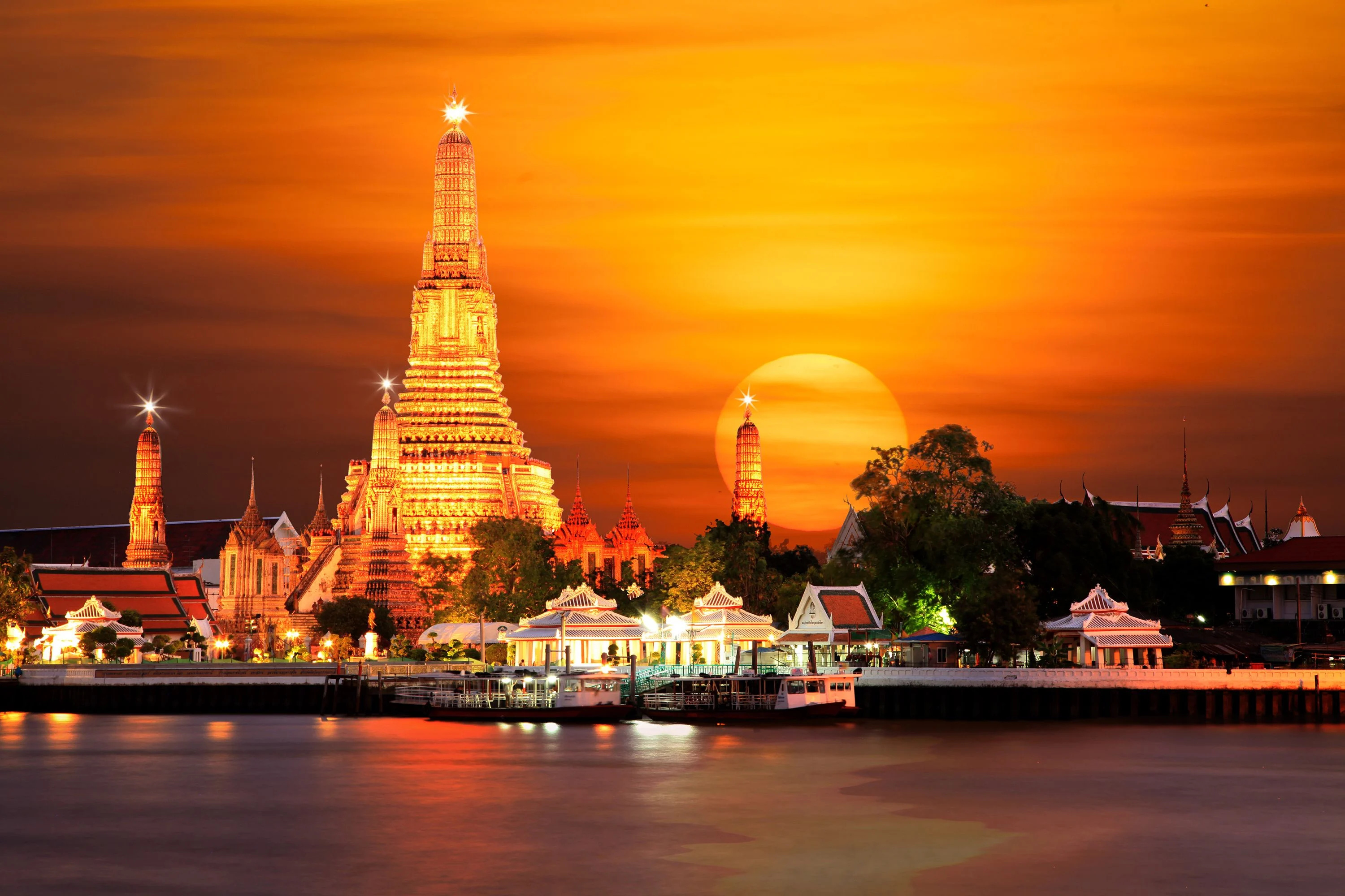 Bangkok: A Buddhist temple, The Thonburi west bank of the Chao Phraya River. 3000x2000 HD Wallpaper.