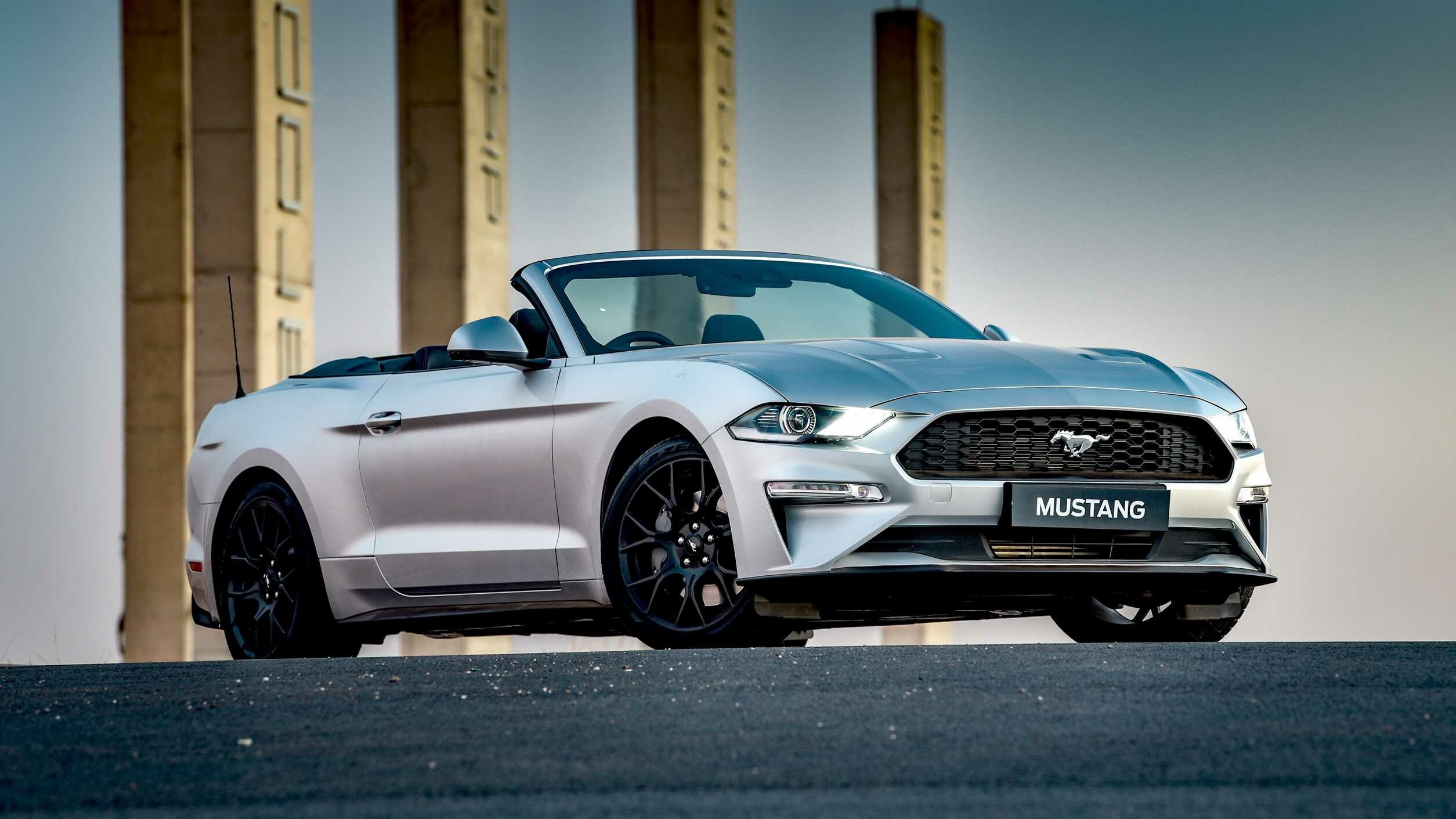 Ford: Mustang, A highly styled line of sporty coupes and convertibles, Cabrio. 2510x1420 HD Background.