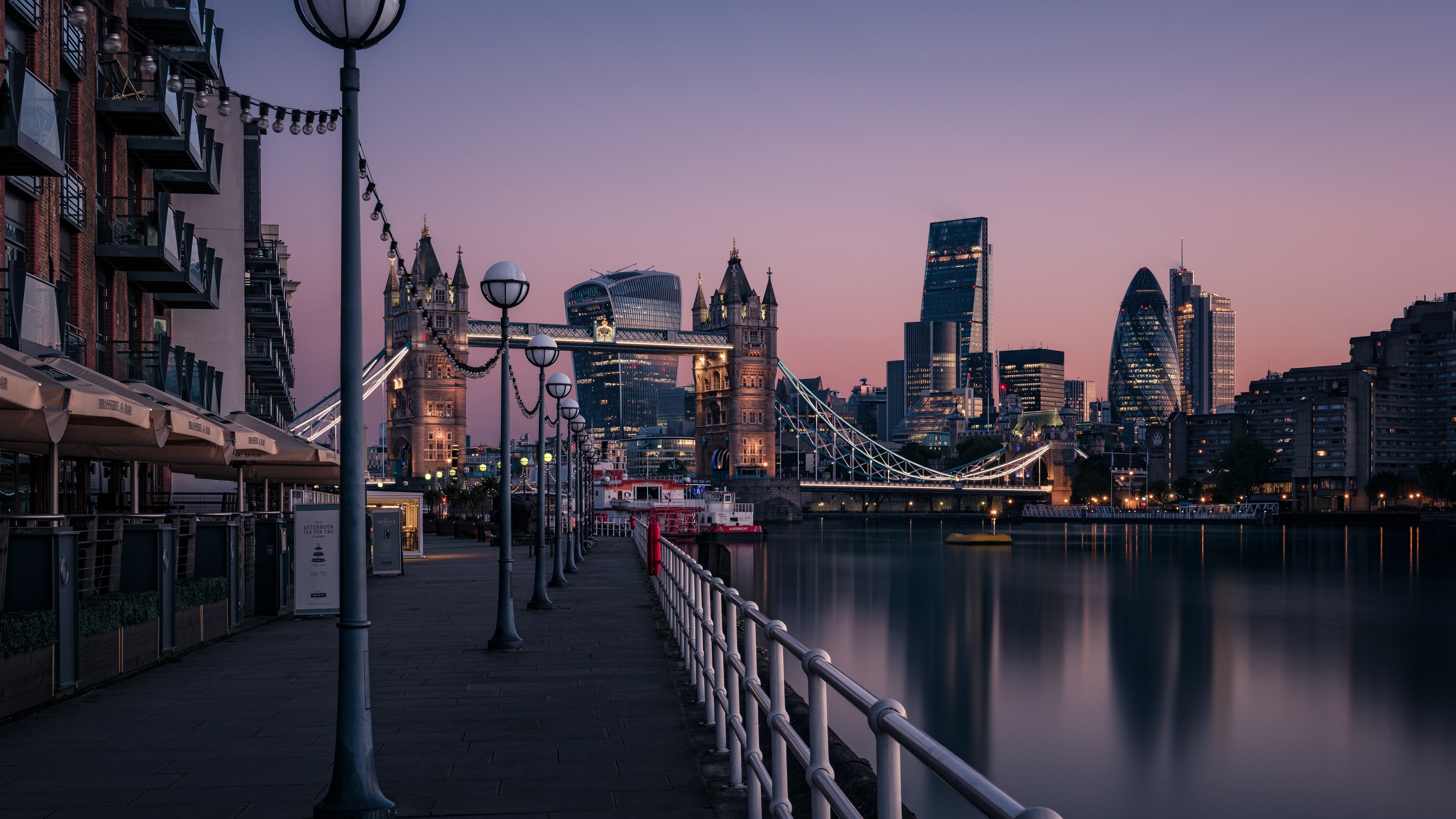 London: The largest urban economy in Europe, England. 3840x2160 4K Background.