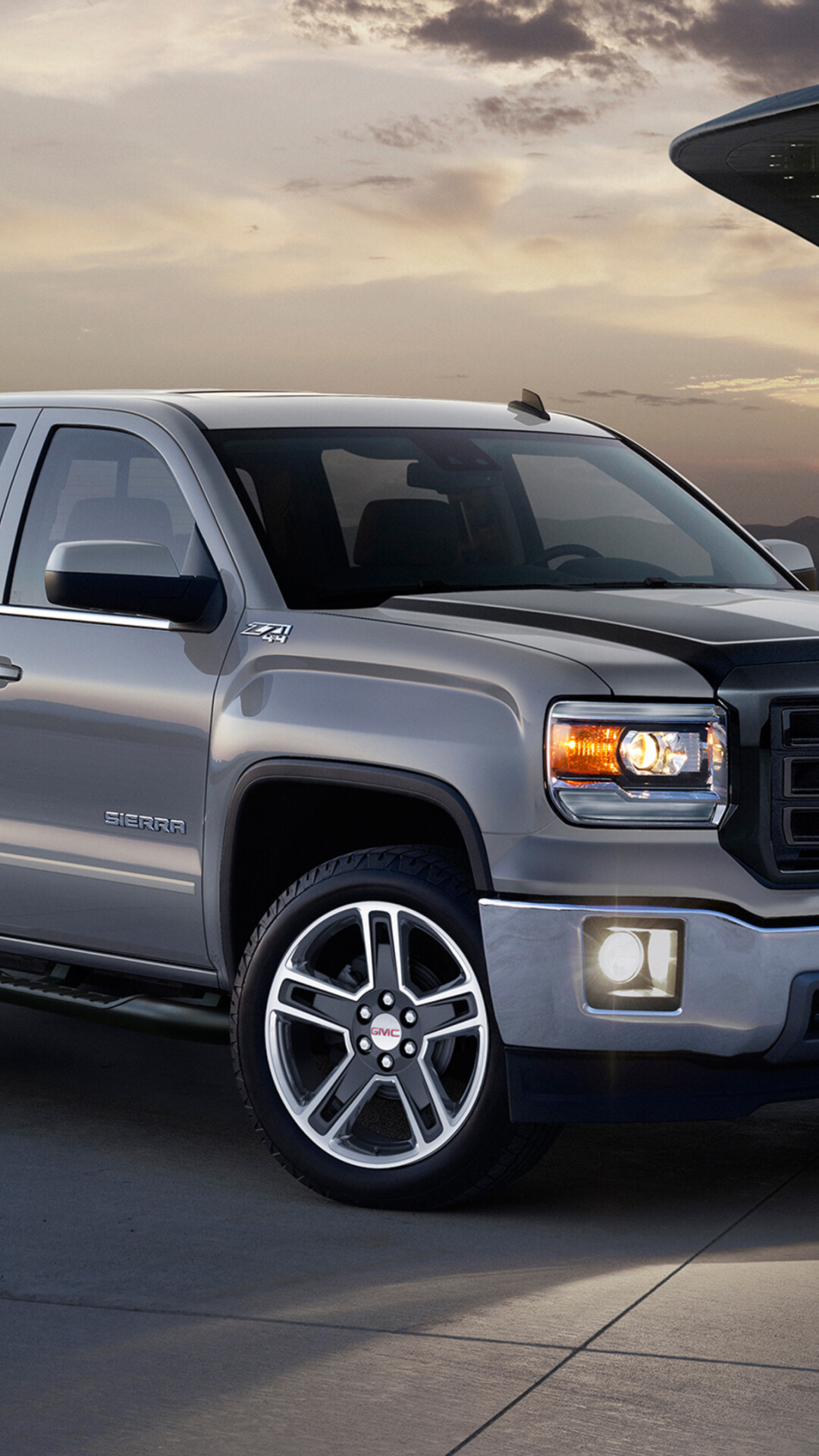 GMC Sierra: 1500 SLE Double Cab Carbon Edition, Designed for serious off-road action, 2015 model. 1080x1920 Full HD Wallpaper.