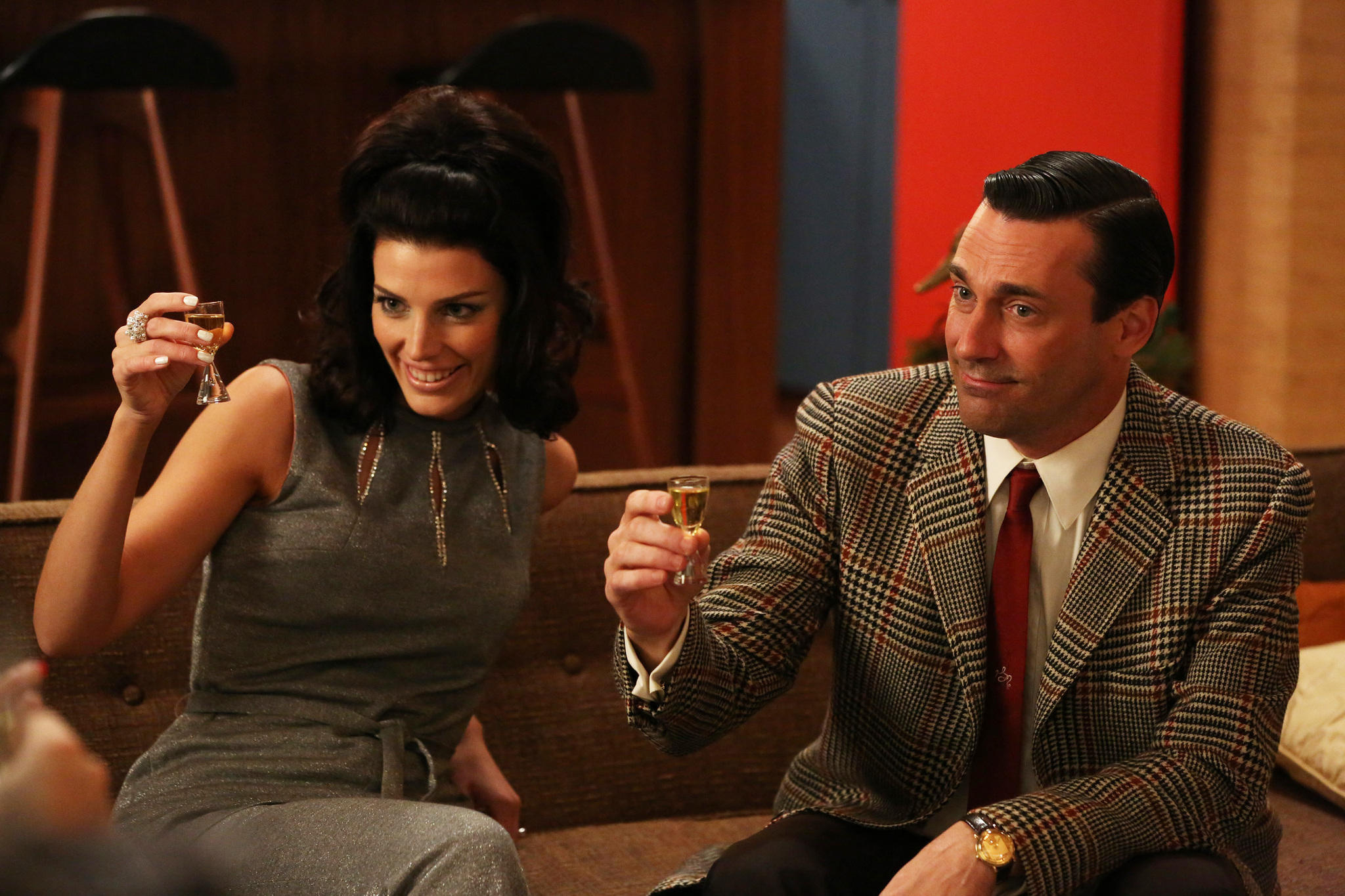 Mad Men (TV Series): American period drama television series produced by Lionsgate Television. 2050x1370 HD Wallpaper.