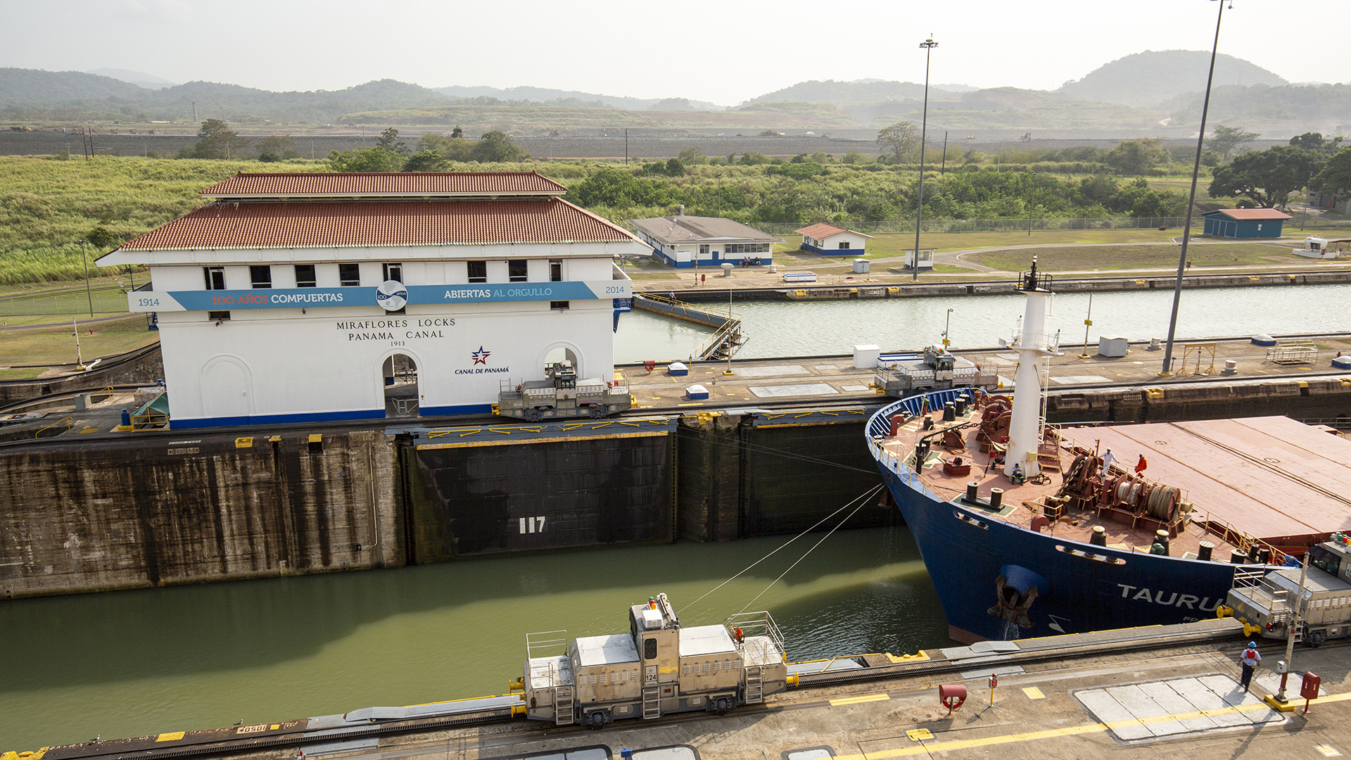 Miraflores locks, Iconic structure, Canal crossing experience, Engineering marvel, 1920x1080 Full HD Desktop