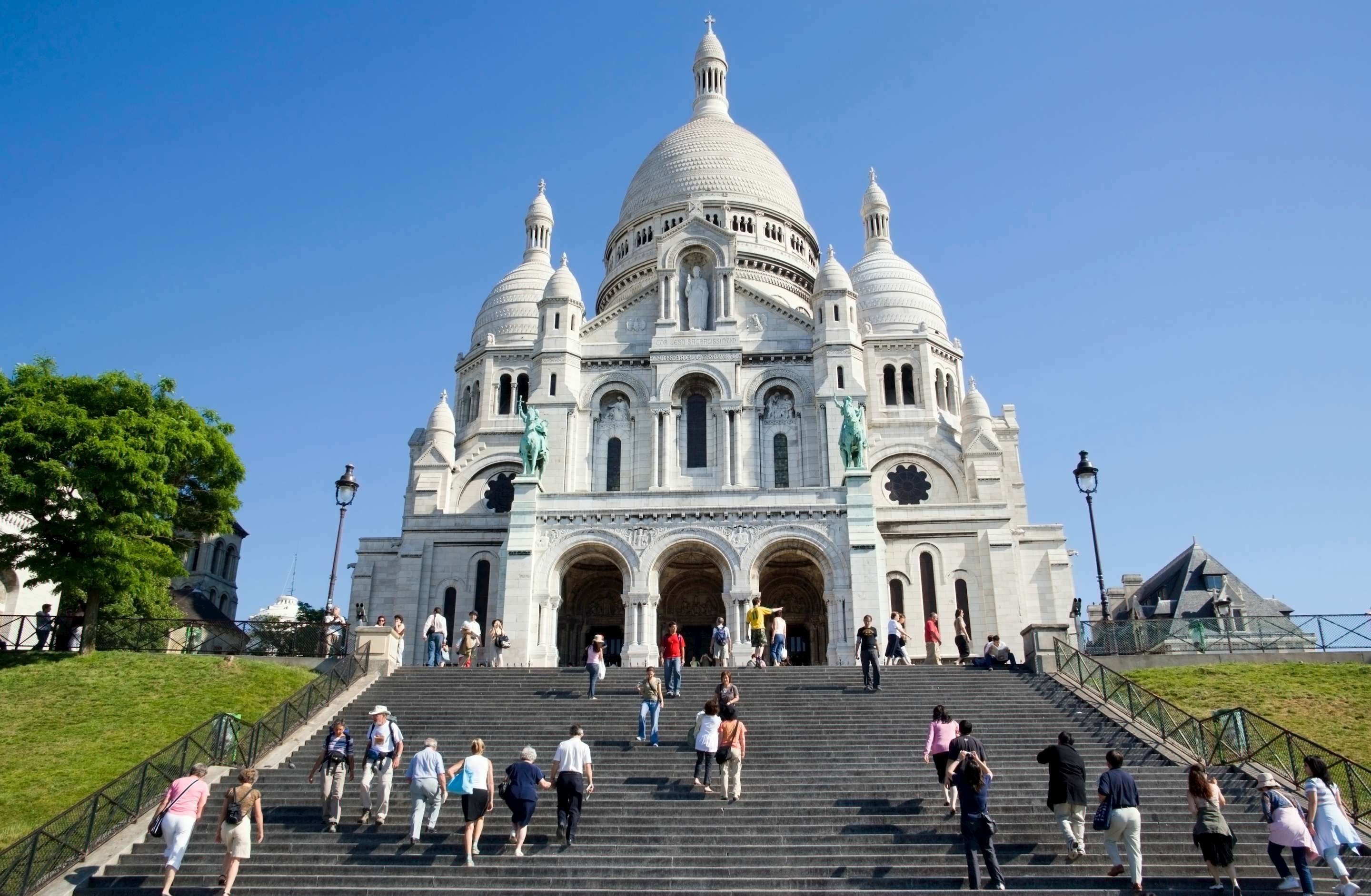 Sacred Heart Basilica, Paris Travels, Sacre Coeur visit, Train travel, 2880x1890 HD Desktop
