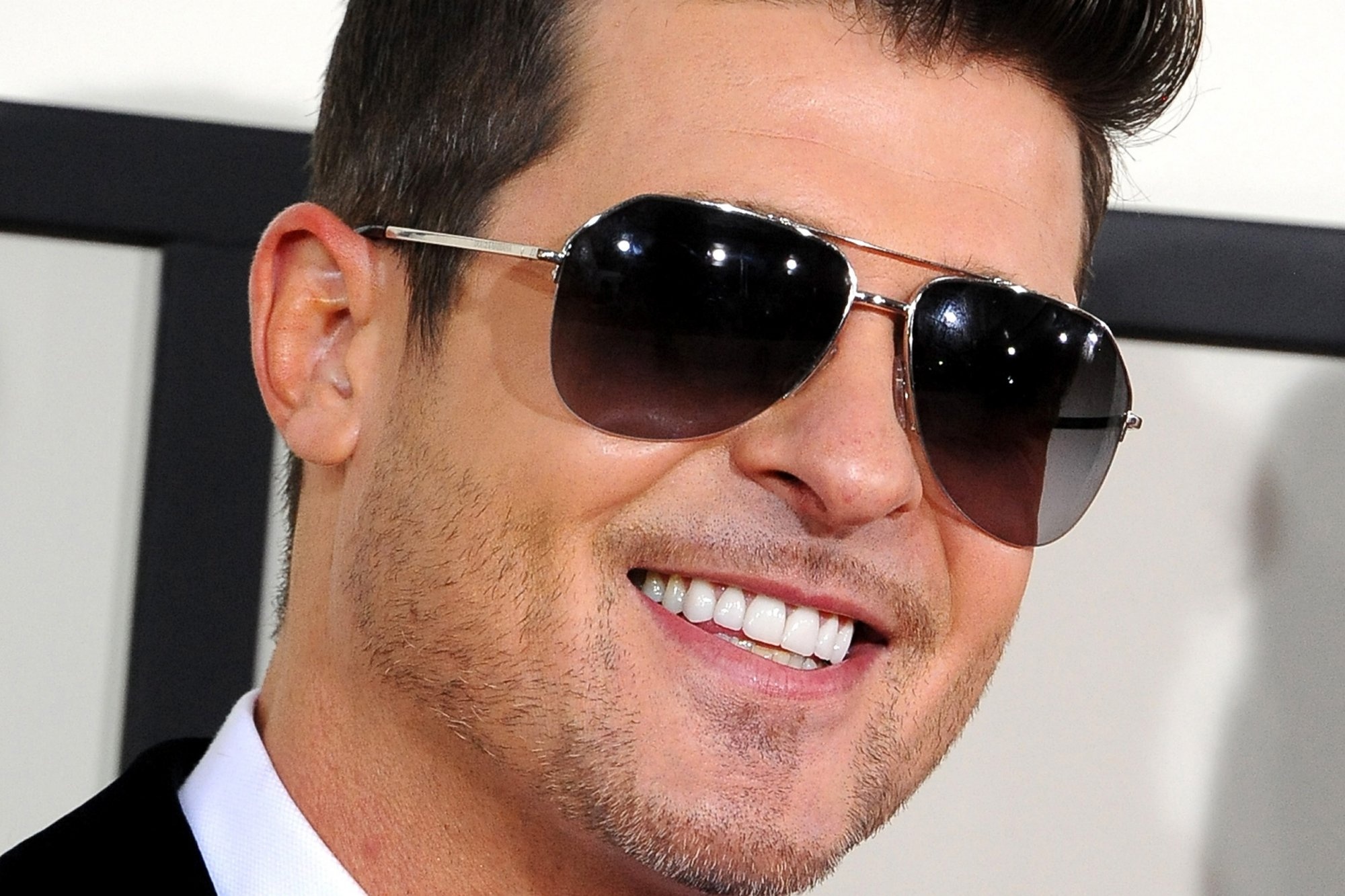 Robin Thicke, Artistic wallpapers, Graphic designs, Aesthetic appeal, 2000x1340 HD Desktop