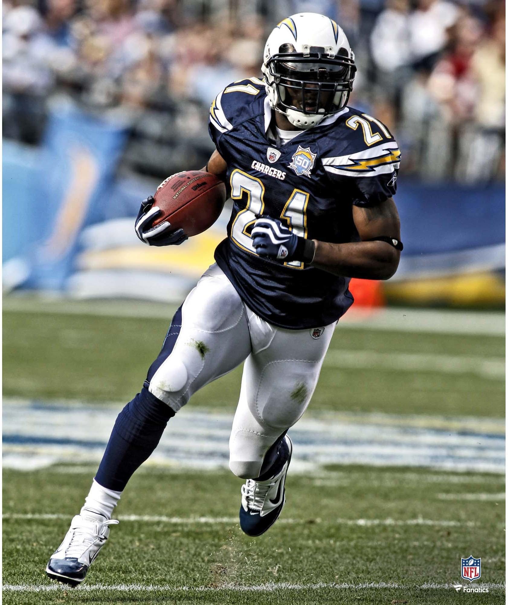Unsigned, Running action, Photograph, Ladainian Tomlinson, 1690x2000 HD Phone