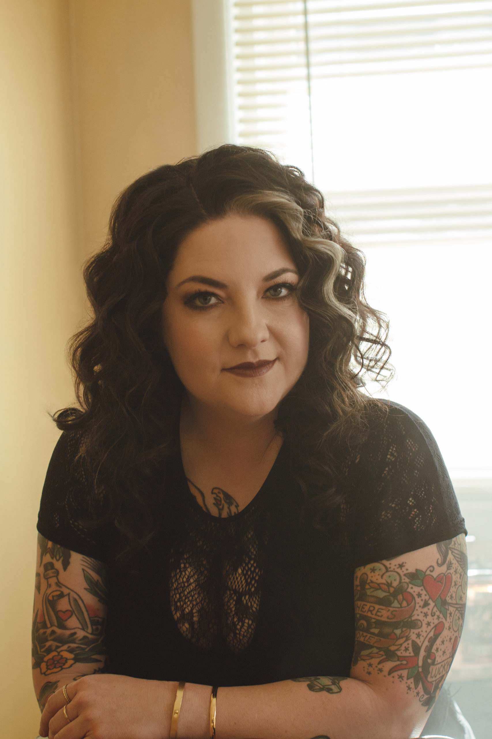 Ashley McBryde, Q Prime management team, Music industry support, 1710x2560 HD Handy
