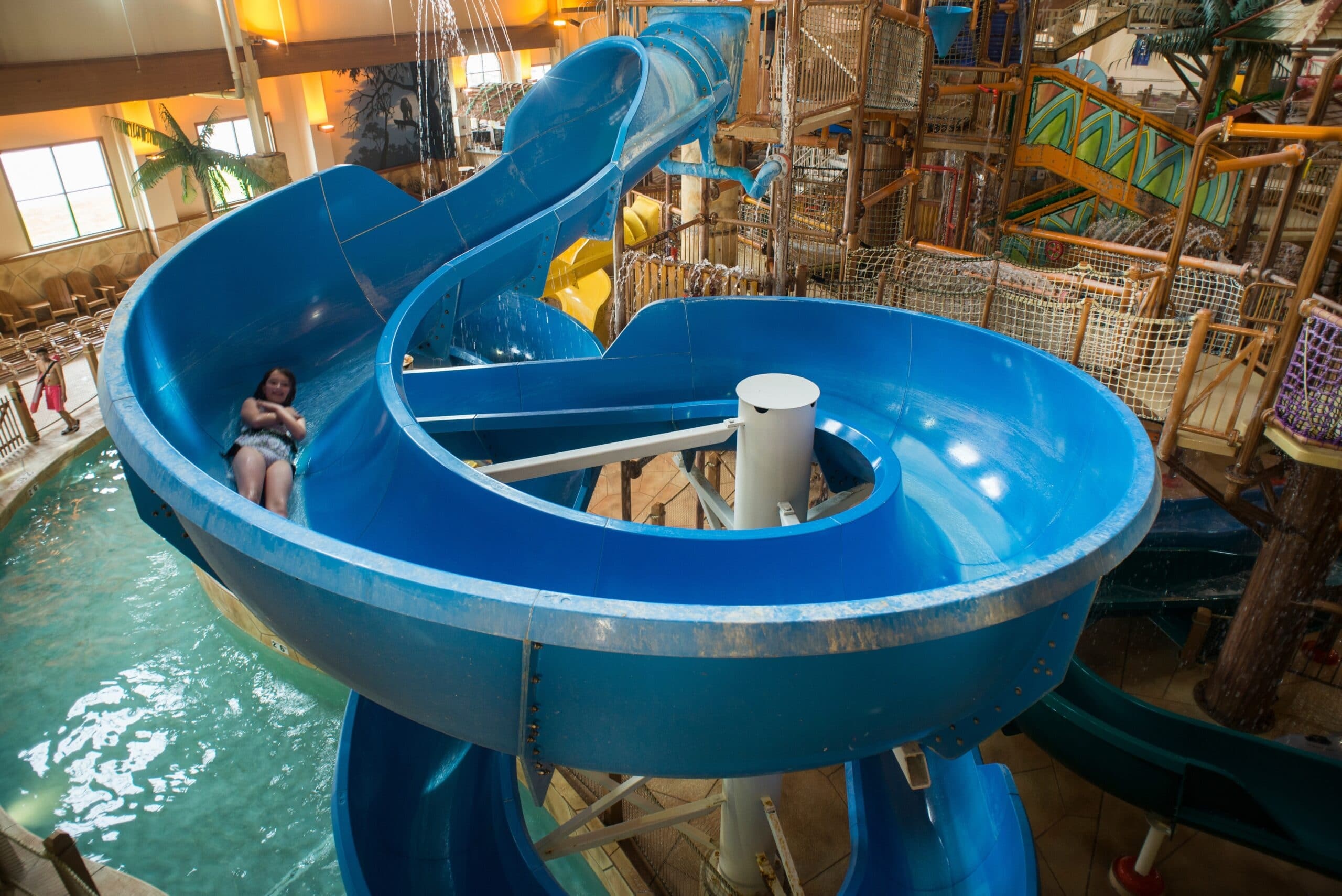 Waterpark: Chula Vista Resort, Aquatic recreation, Spiral slide. 2560x1710 HD Background.