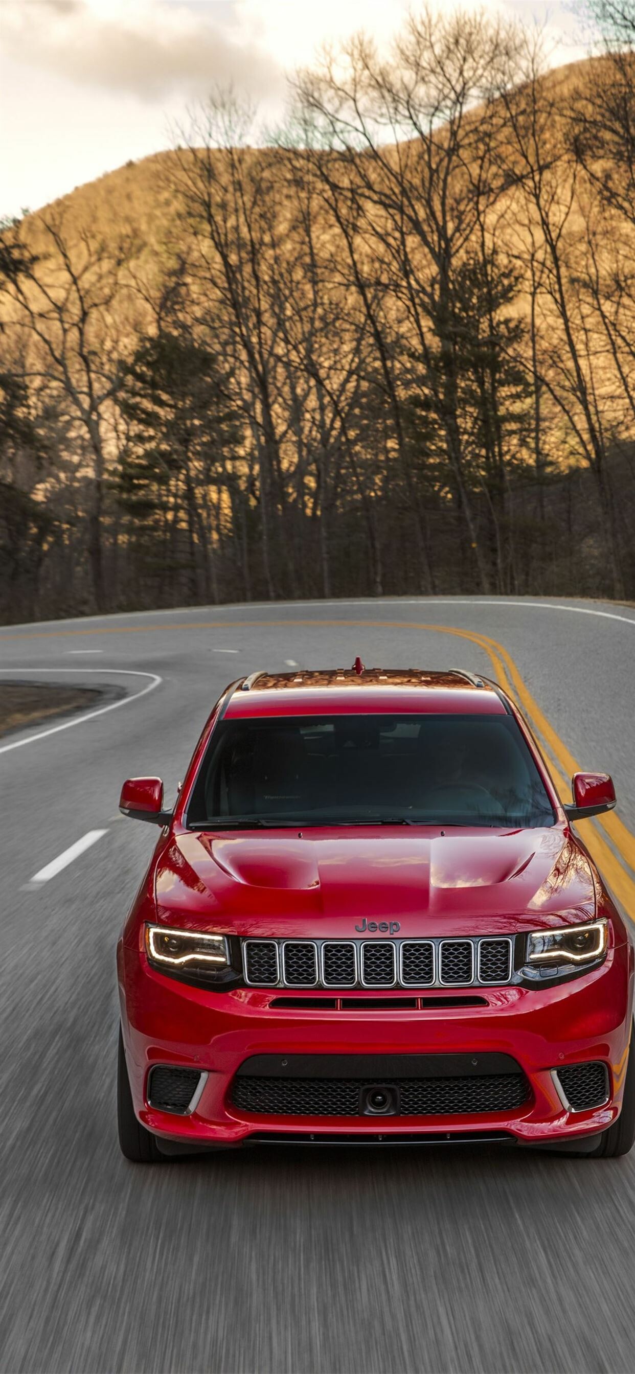 Jeep Grand Cherokee: Powerful SUV, Base 3.6-liter V6 gas engine, Produces 290 horsepower. 1250x2690 HD Background.