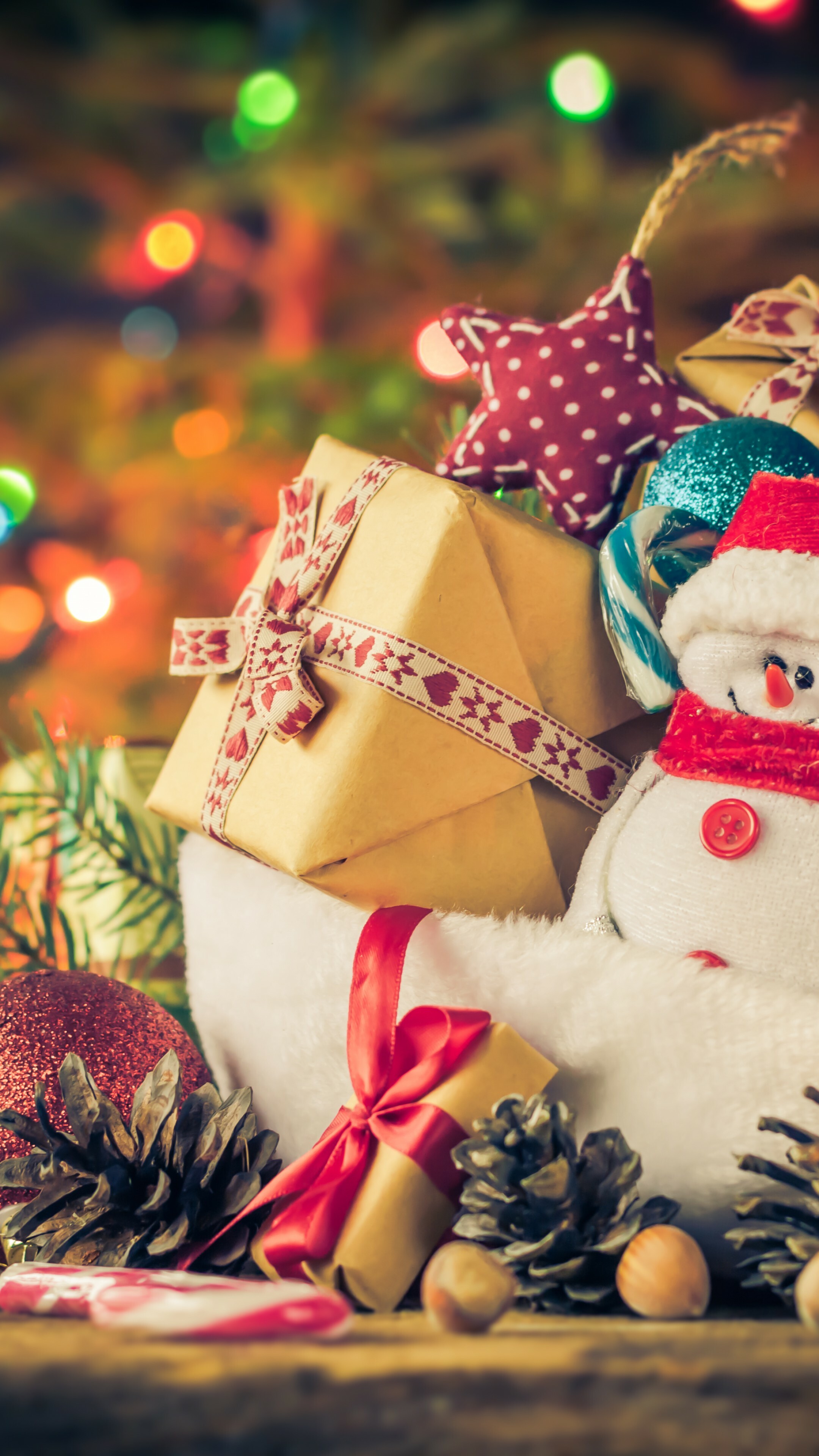 Christmas: December 25, A day of gift-giving, Snowman. 2160x3840 4K Wallpaper.