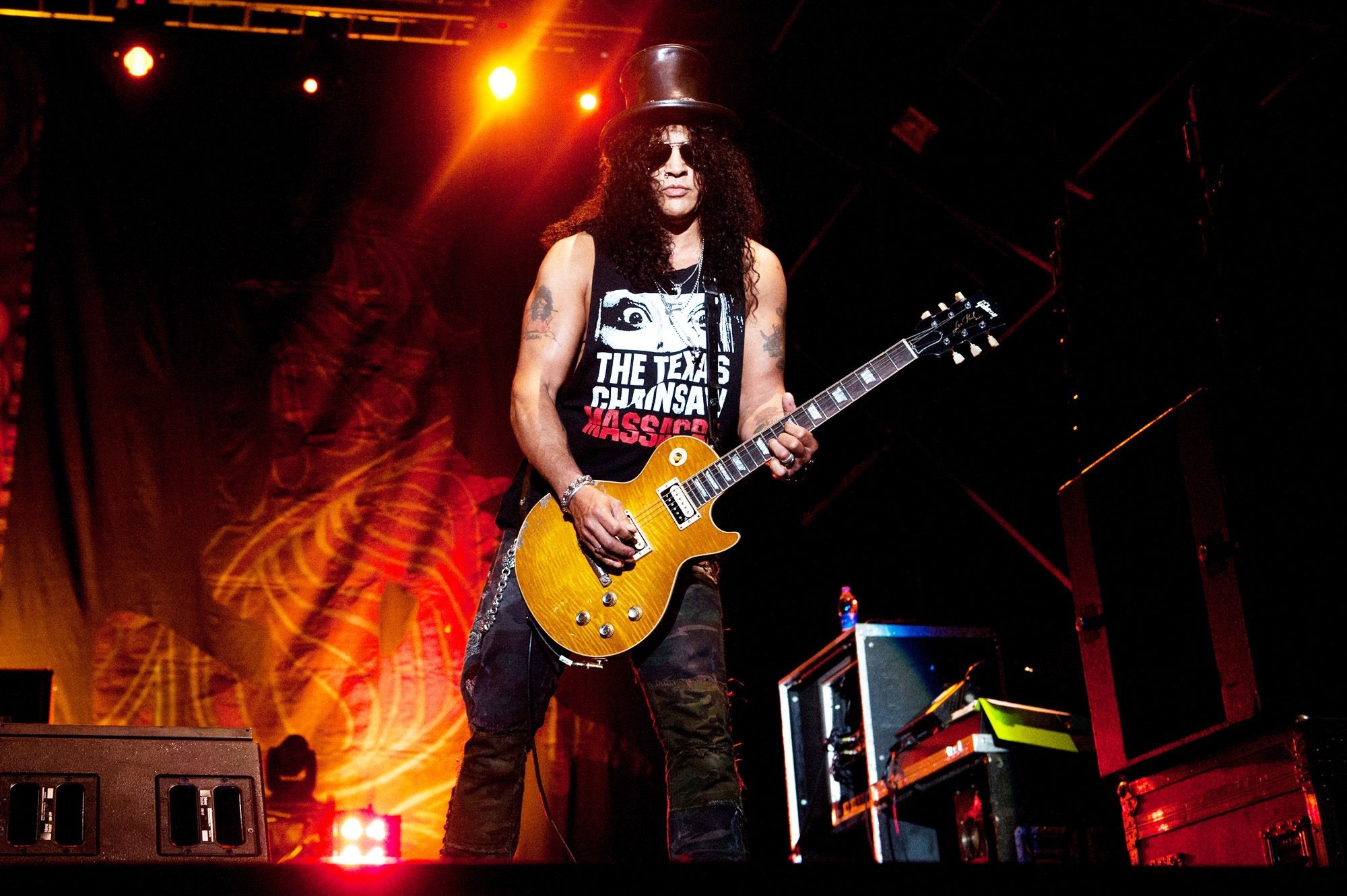 Slash, Guns N' Roses, Guitars, Pedals, 2000x1340 HD Desktop