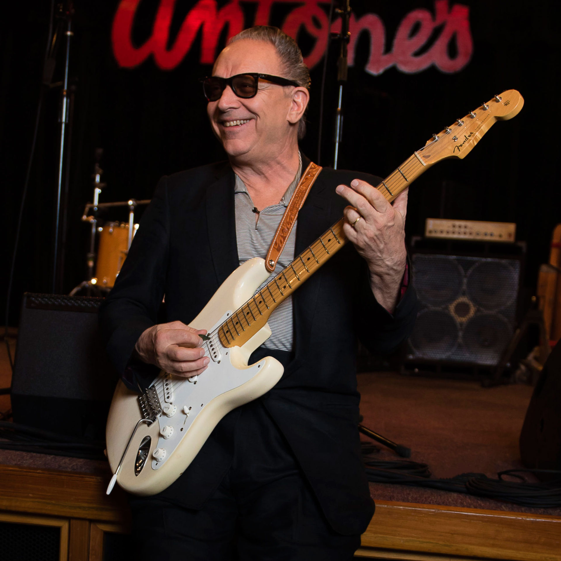 Jimmie Vaughan, Driven by passion, Founding Austin, 1920x1920 HD Handy