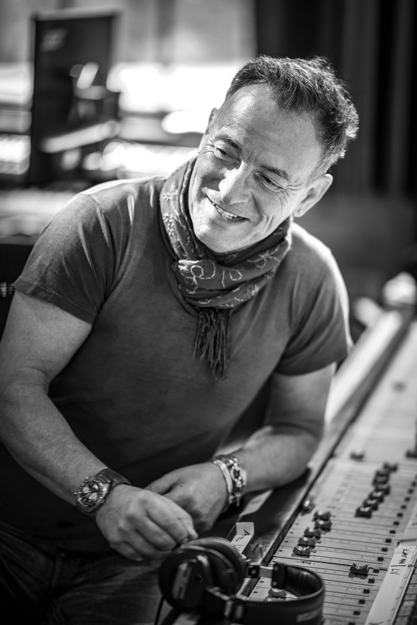 Bruce Springsteen, New album and, Documentary are, Love letter, 1340x2000 HD Handy