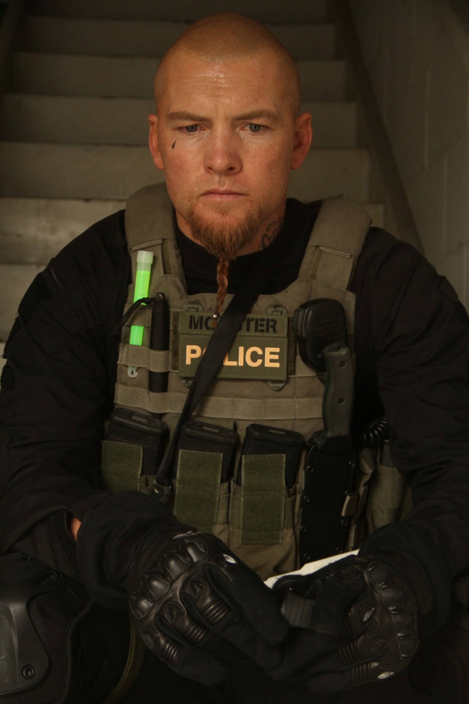 Sam Worthington: DEA Agent James "Monster" Murray in Sabotage, directed by David Ayer. 1600x2410 HD Background.
