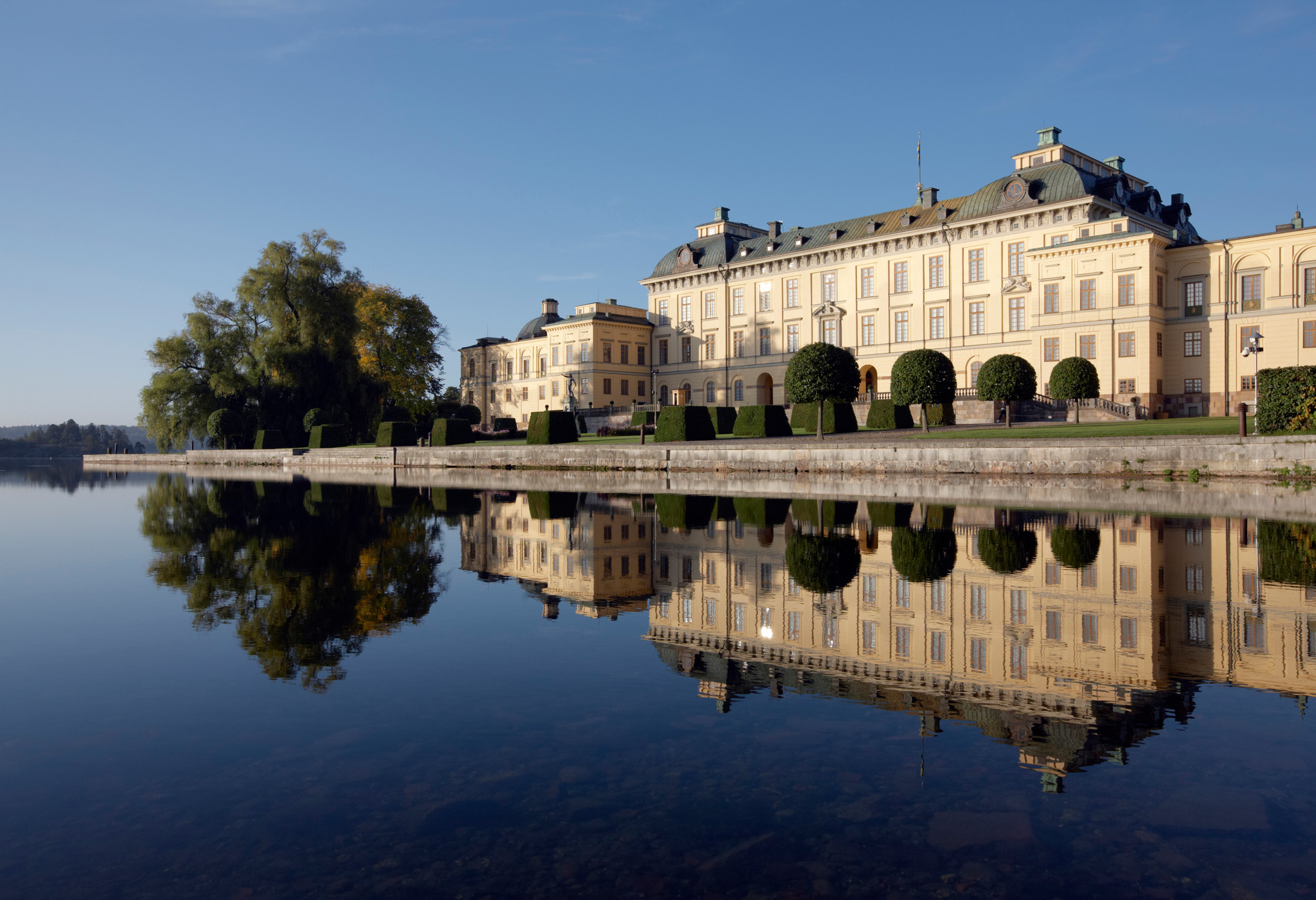 RTS zeigt Schloss Drottningholm, 2480x1700 HD Desktop