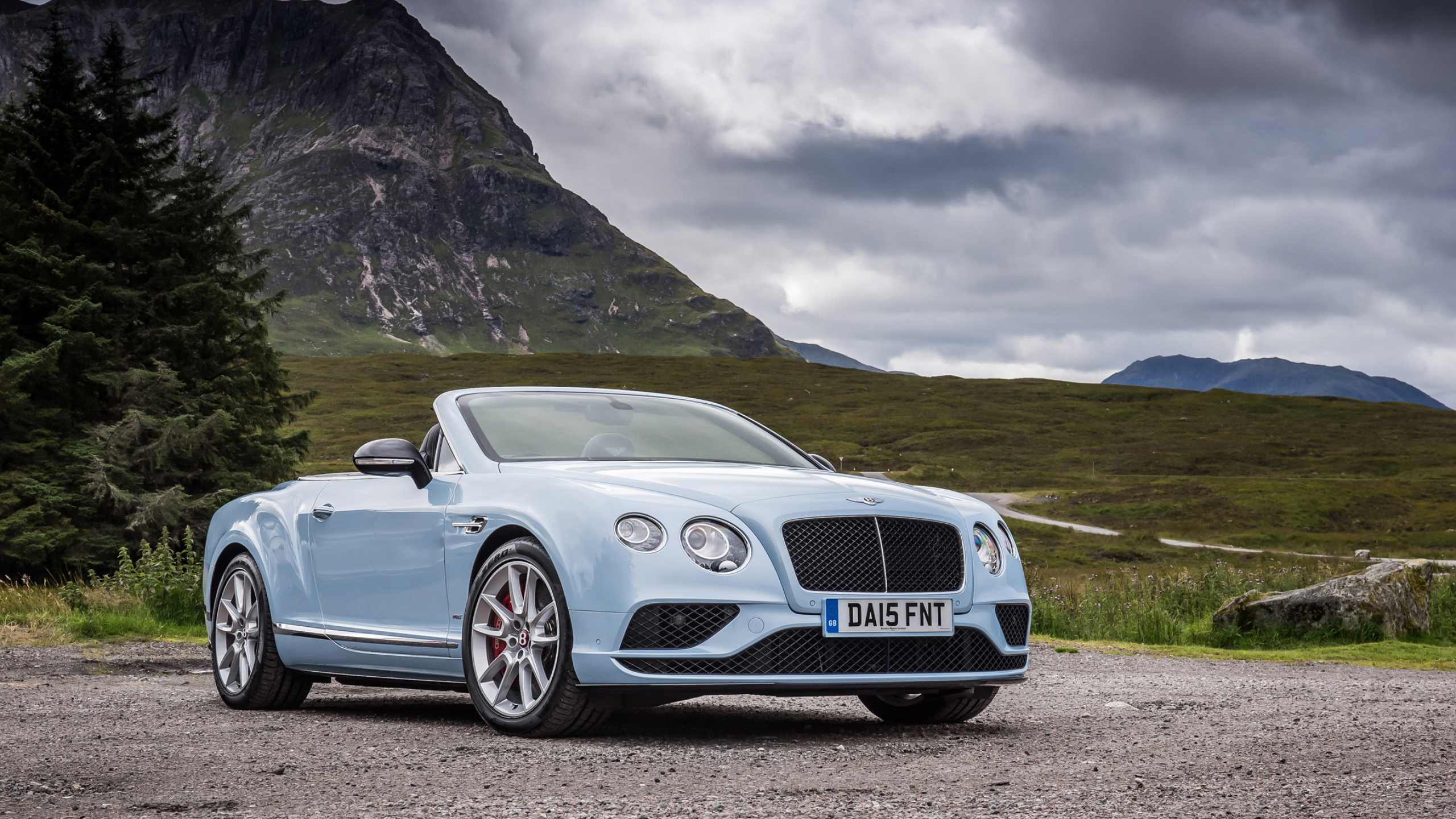 Bentley Continental GTC, Opulent grand tourer, Symbol of luxury, Uncompromising style, 2560x1440 HD Desktop