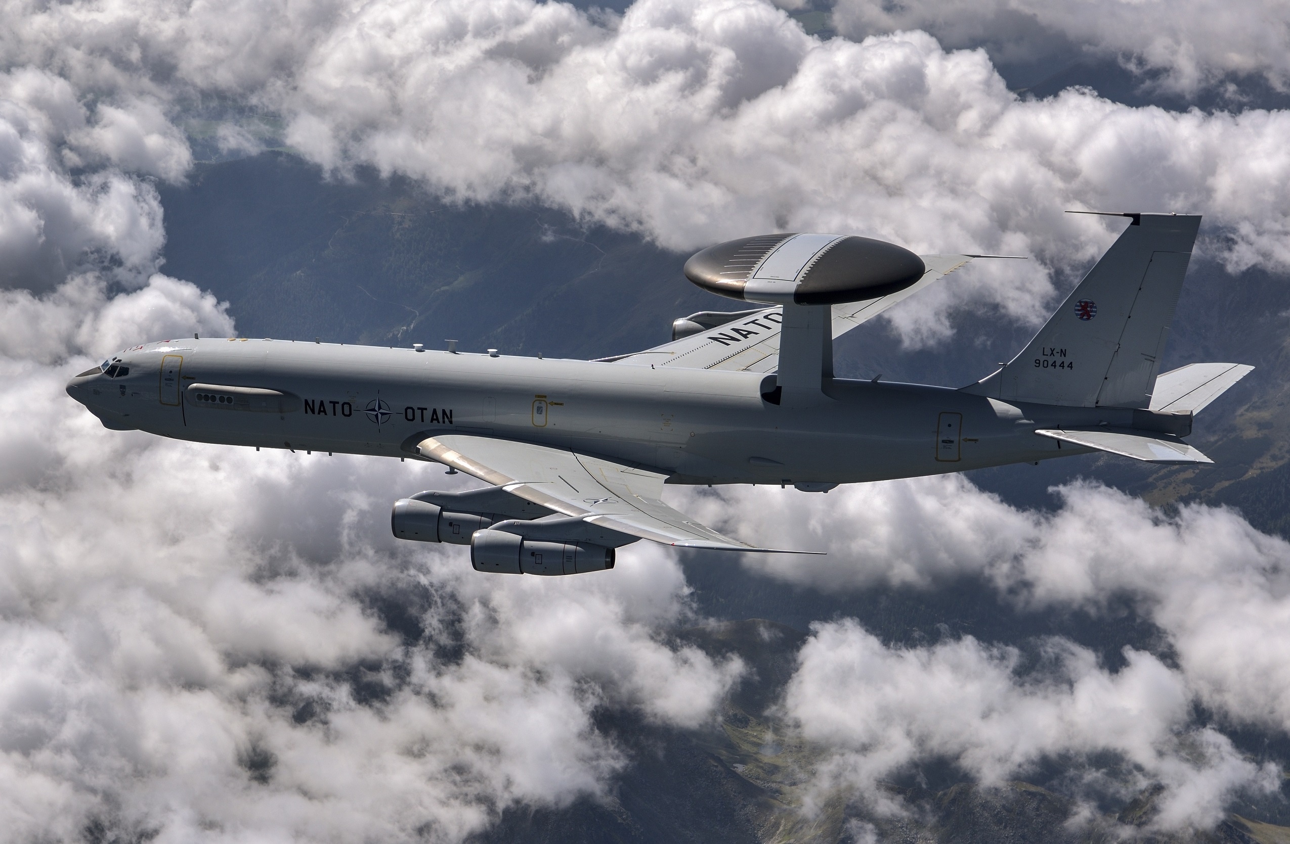 Boeing E-3, Sentry avionslegendairesnet, Military aviation, Airborne radar, 2550x1670 HD Desktop