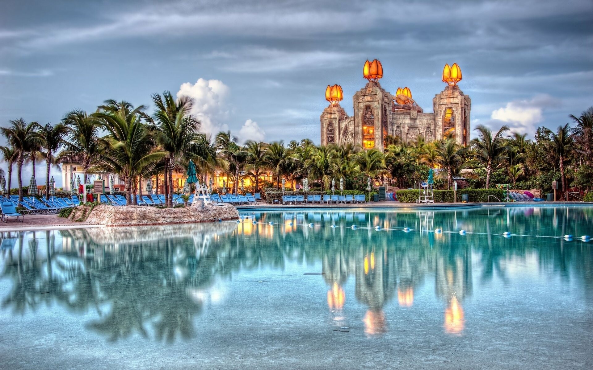 The Bahamas: Atlantis Resort, A lush, oceanside resort located on Paradise Island. 1920x1200 HD Wallpaper.