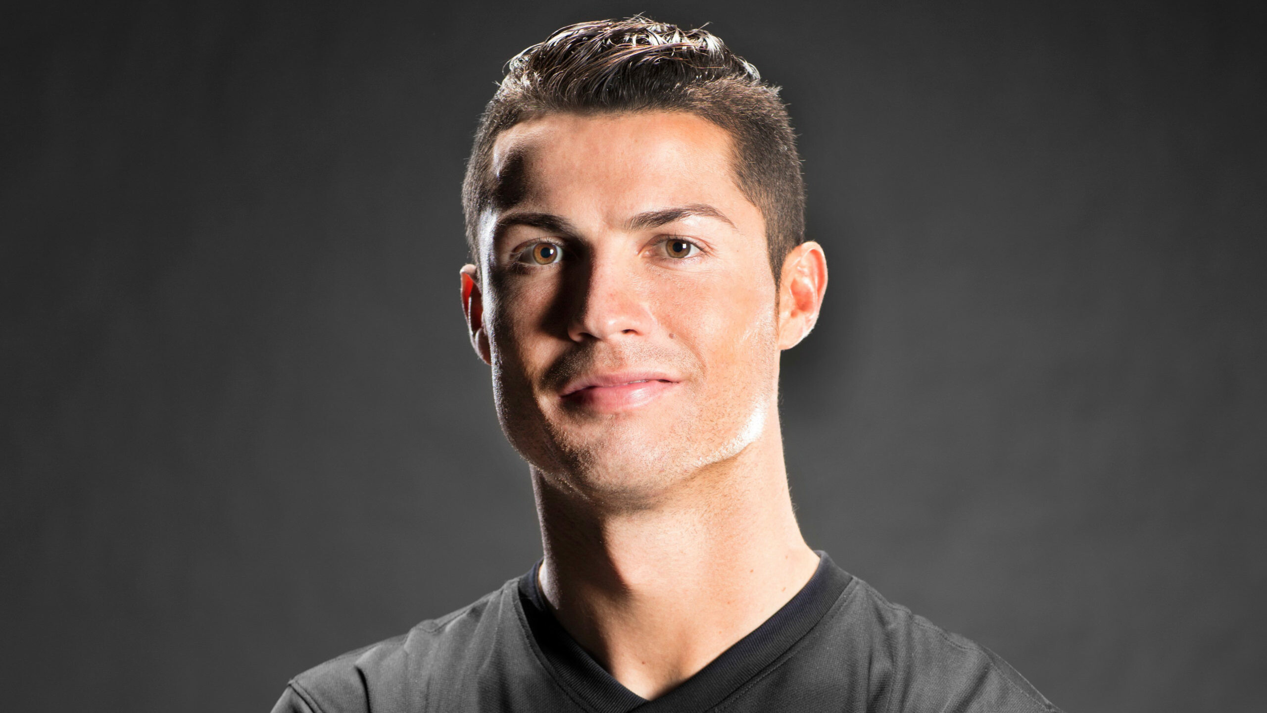 Cristiano Ronaldo, 4K resolution, Modern image, Sports legend, 2560x1440 HD Desktop