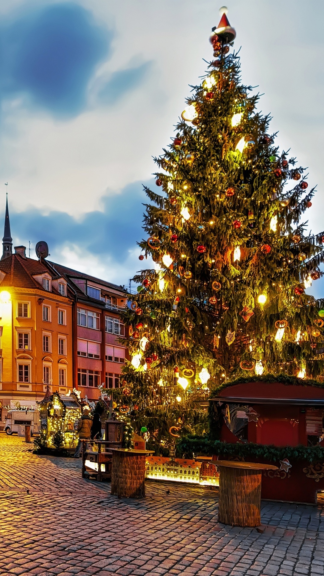 Latvia Travels, Riga Christmas market, Festive spirit, Winter wonderland, 1080x1920 Full HD Handy