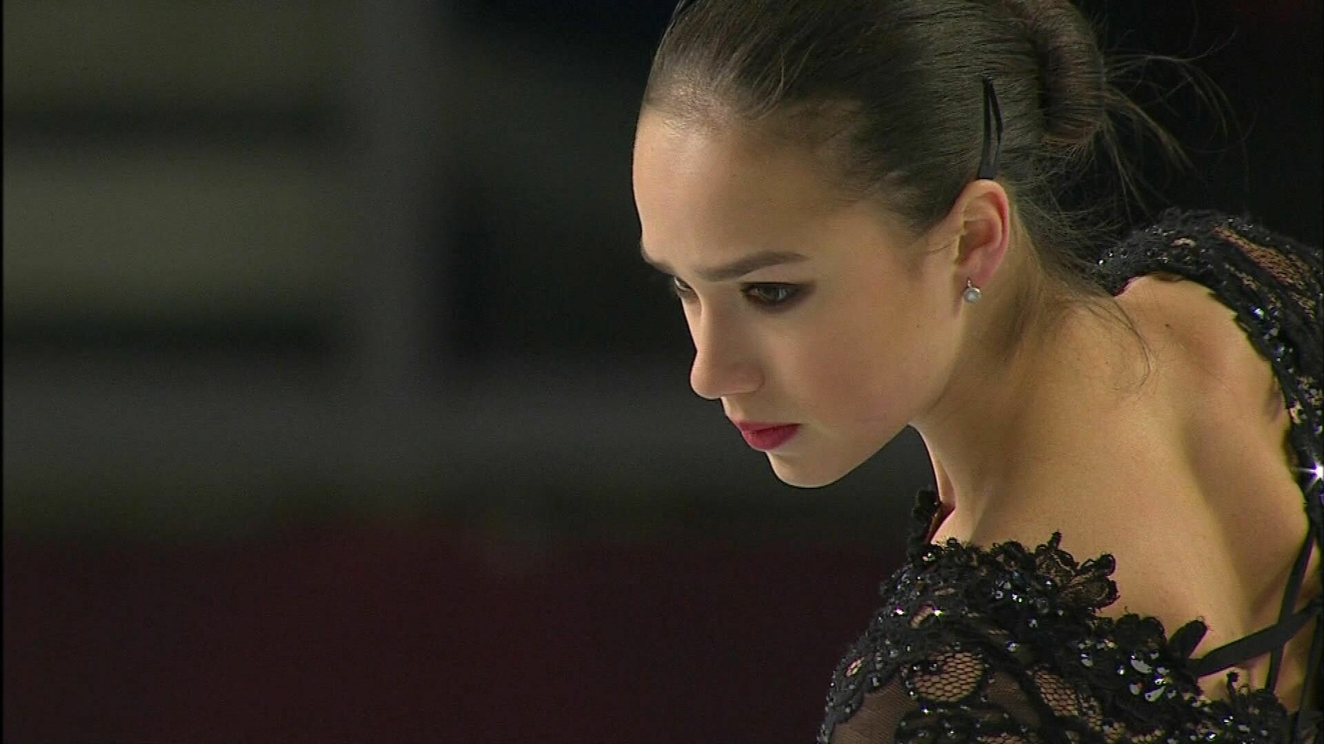 Alina Zagitova: She was ranked first in both programs and won the gold medal at the 2018 Rostelecom Cup. 1920x1080 Full HD Background.
