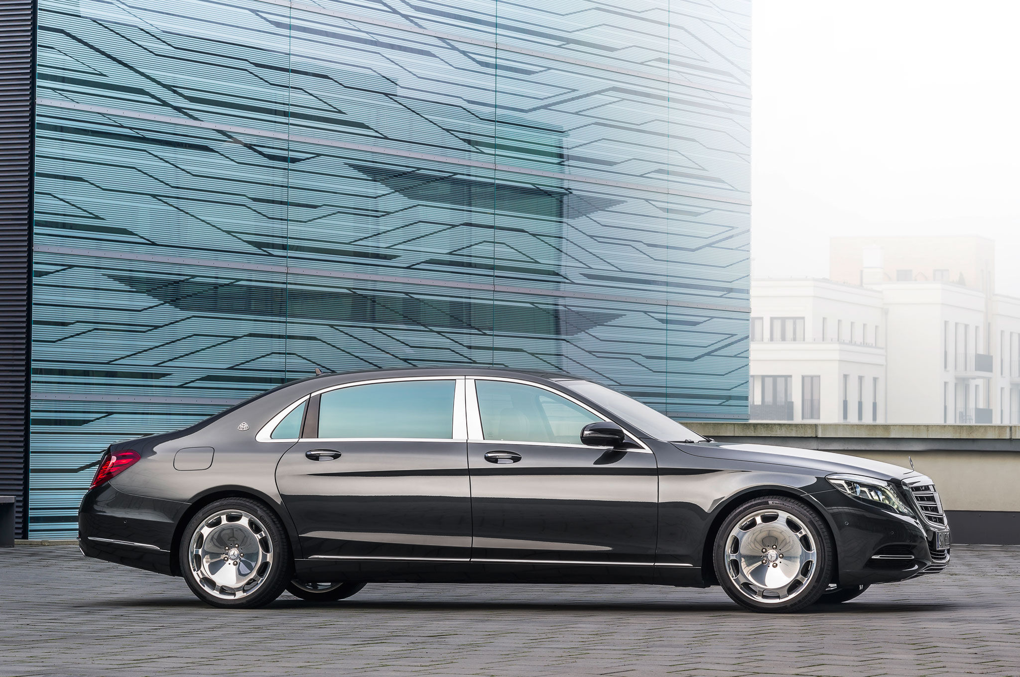 Mercedes-Benz Maybach S600, Luxurious powerhouse, Icon of opulence, Perfect blend, 2050x1360 HD Desktop