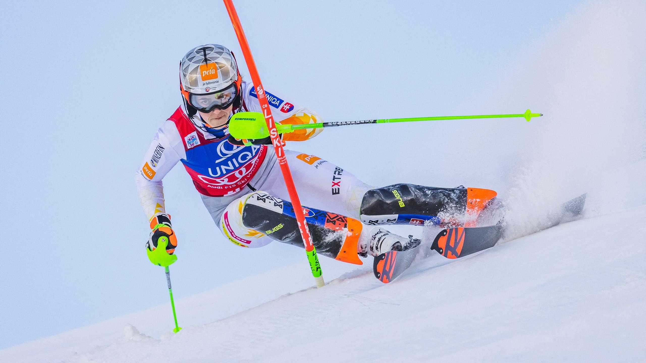 Slalom: Lienz, Petra Vlhova, Passing the distance on a snow track, Winter sports. 2560x1440 HD Wallpaper.