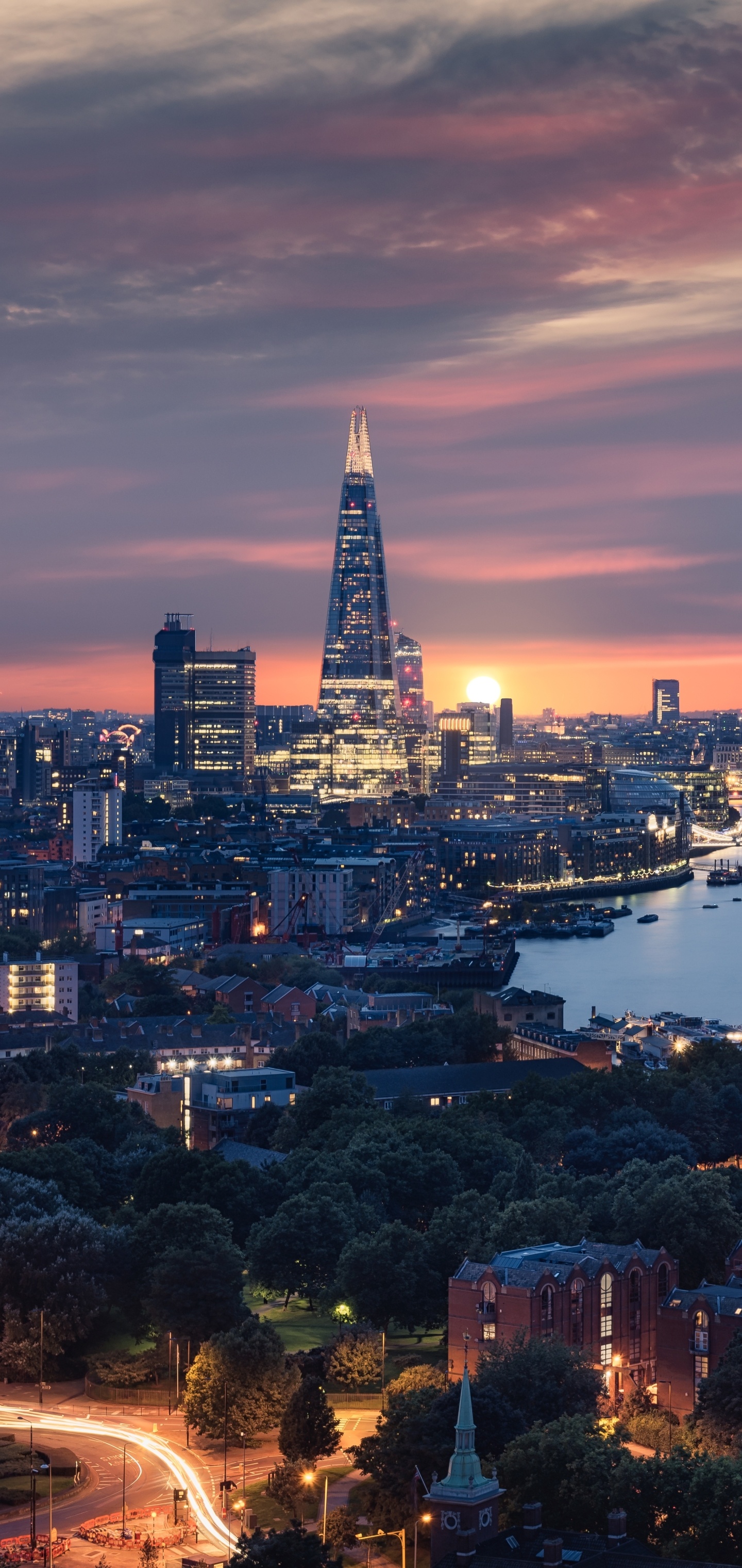 London: A leading global city, with strengths in the arts, commerce, education, entertainment, fashion, finance, healthcare, media, professional services, research and development, tourism, and transport, UK. 1440x3040 HD Background.