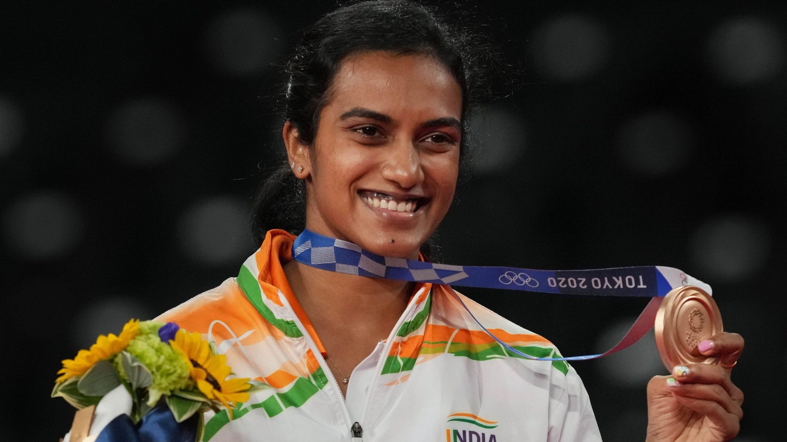 P. V. Sindhu, Golden girl, Badminton superstar, Trailblazing athlete, 2560x1440 HD Desktop