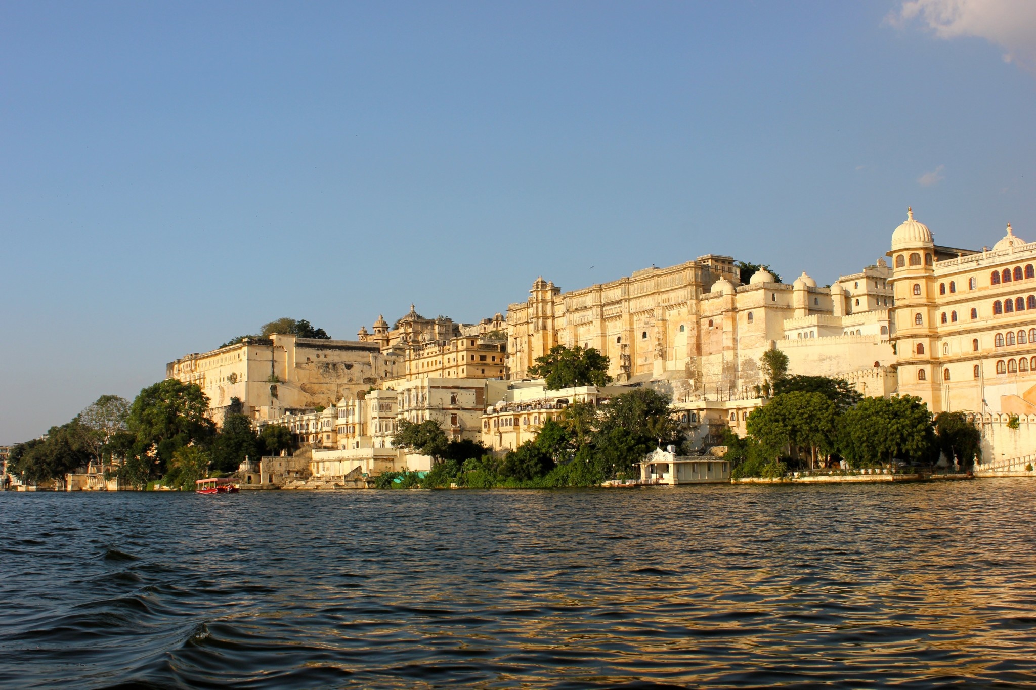 Lake Pichola, City Palace Udaipur, Horizon Travel Worldwide, 2050x1370 HD Desktop