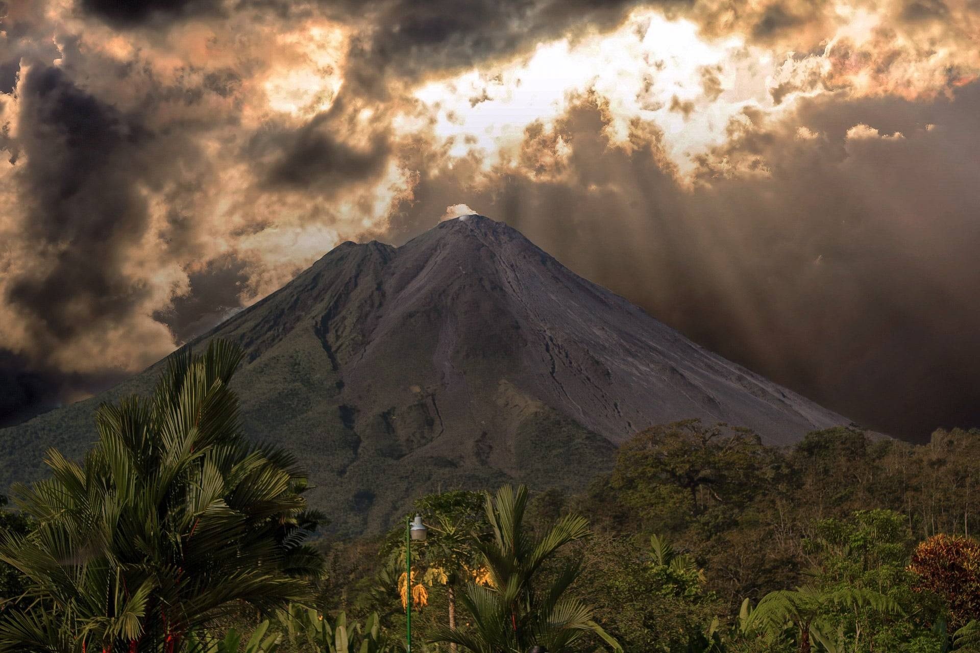 Volcanoes of Costa Rica, Active and dormant volcanoes, Crater lakes, Volcanic landscape, 1920x1280 HD Desktop