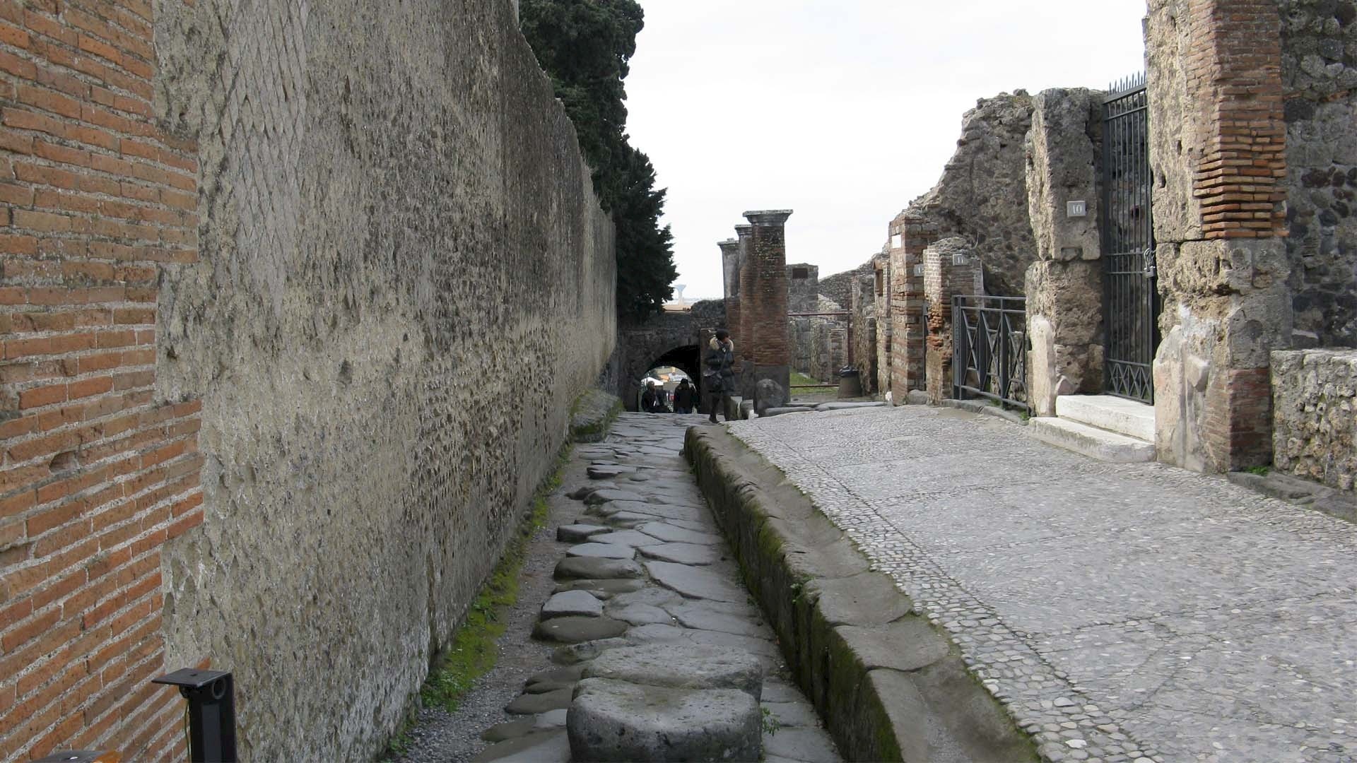 Pompeii visit, Ancient city, Historical site, Travel, 1920x1080 Full HD Desktop