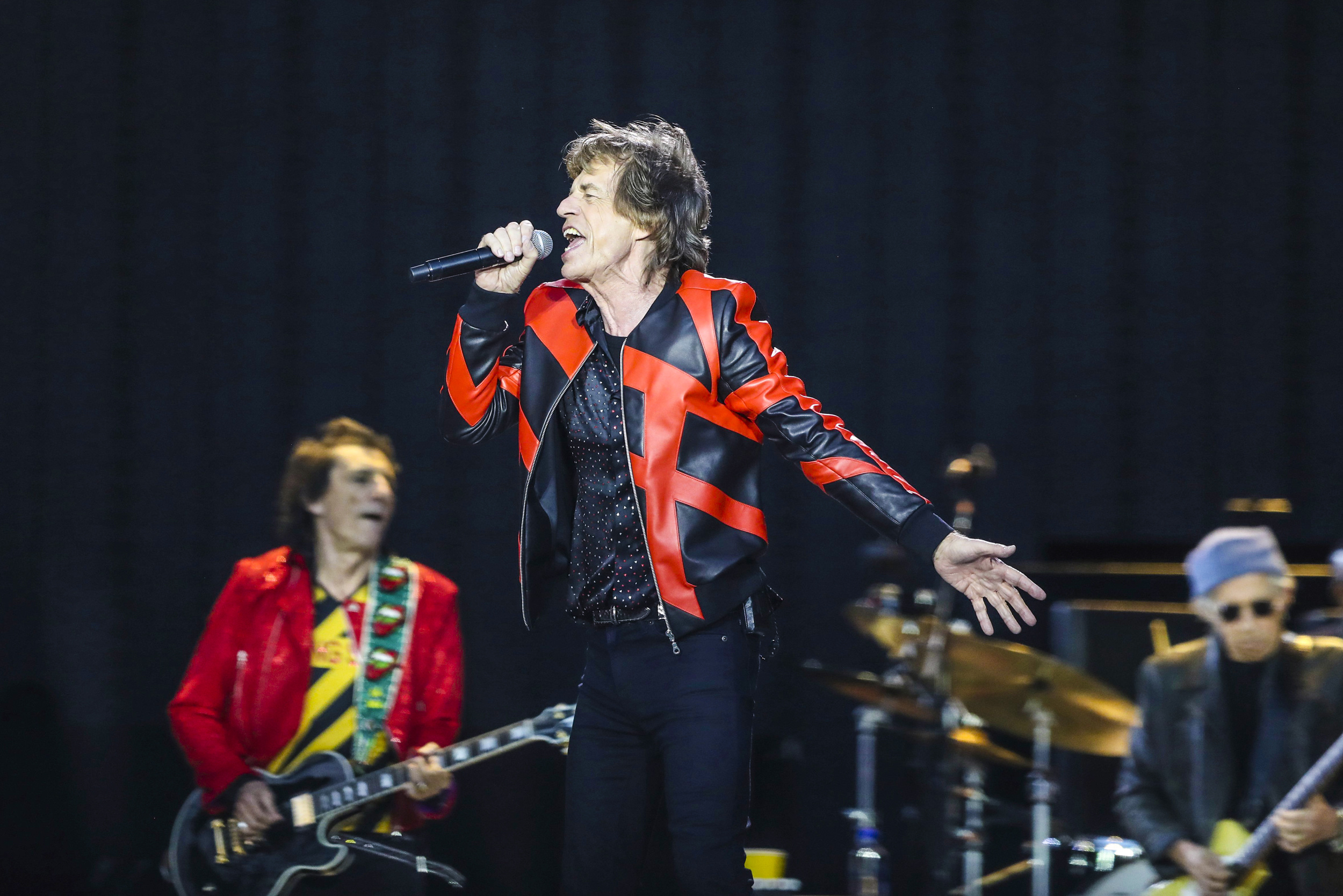Rolling Stones cancel concert, Mick Jagger's COVID-19, Postponed performance, Safety measures, 2500x1670 HD Desktop