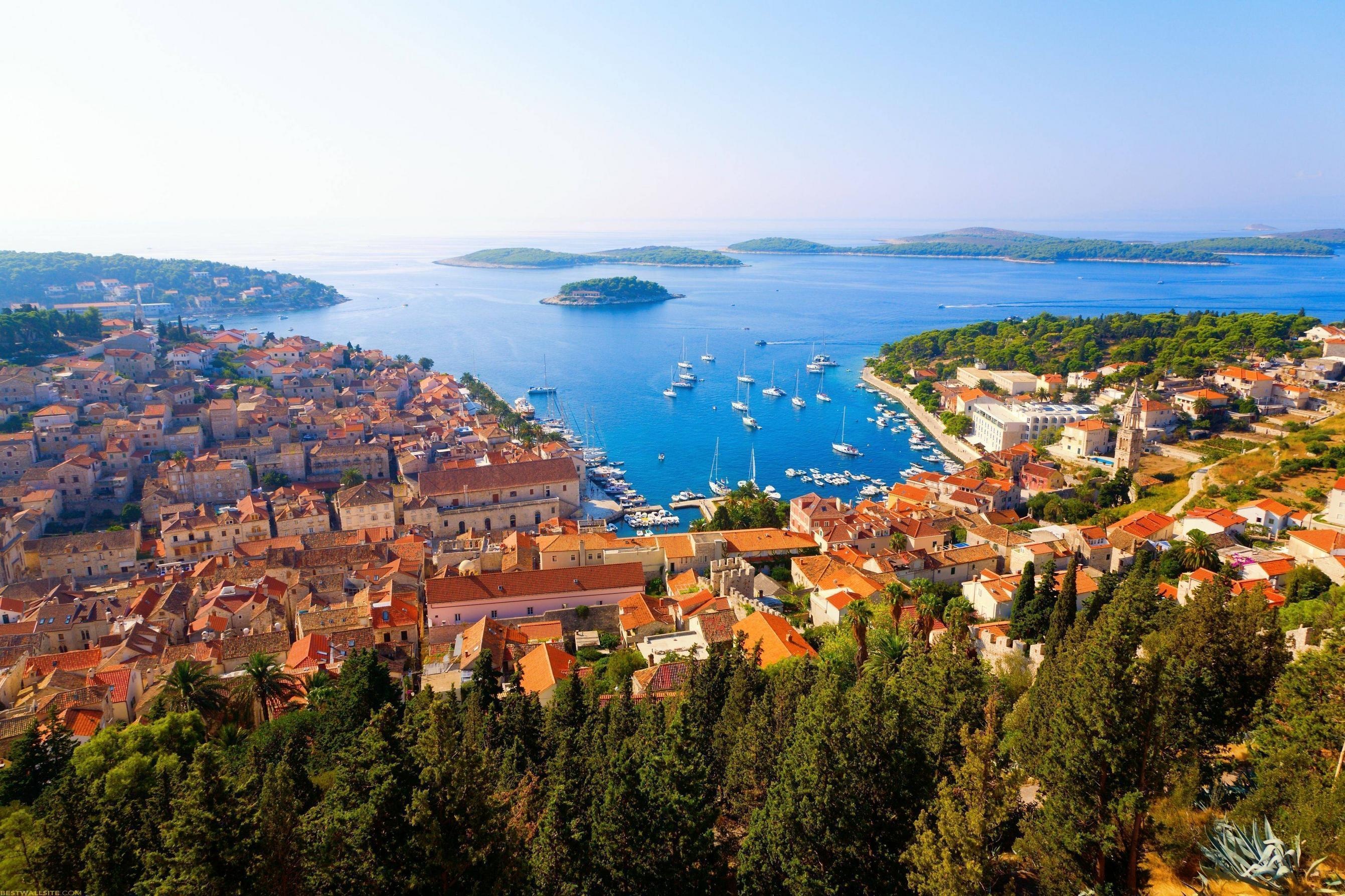 Croatia: Famed for its scenic pebbled beaches, which are beautifully lapped by crystal-clear waters. 2690x1790 HD Wallpaper.