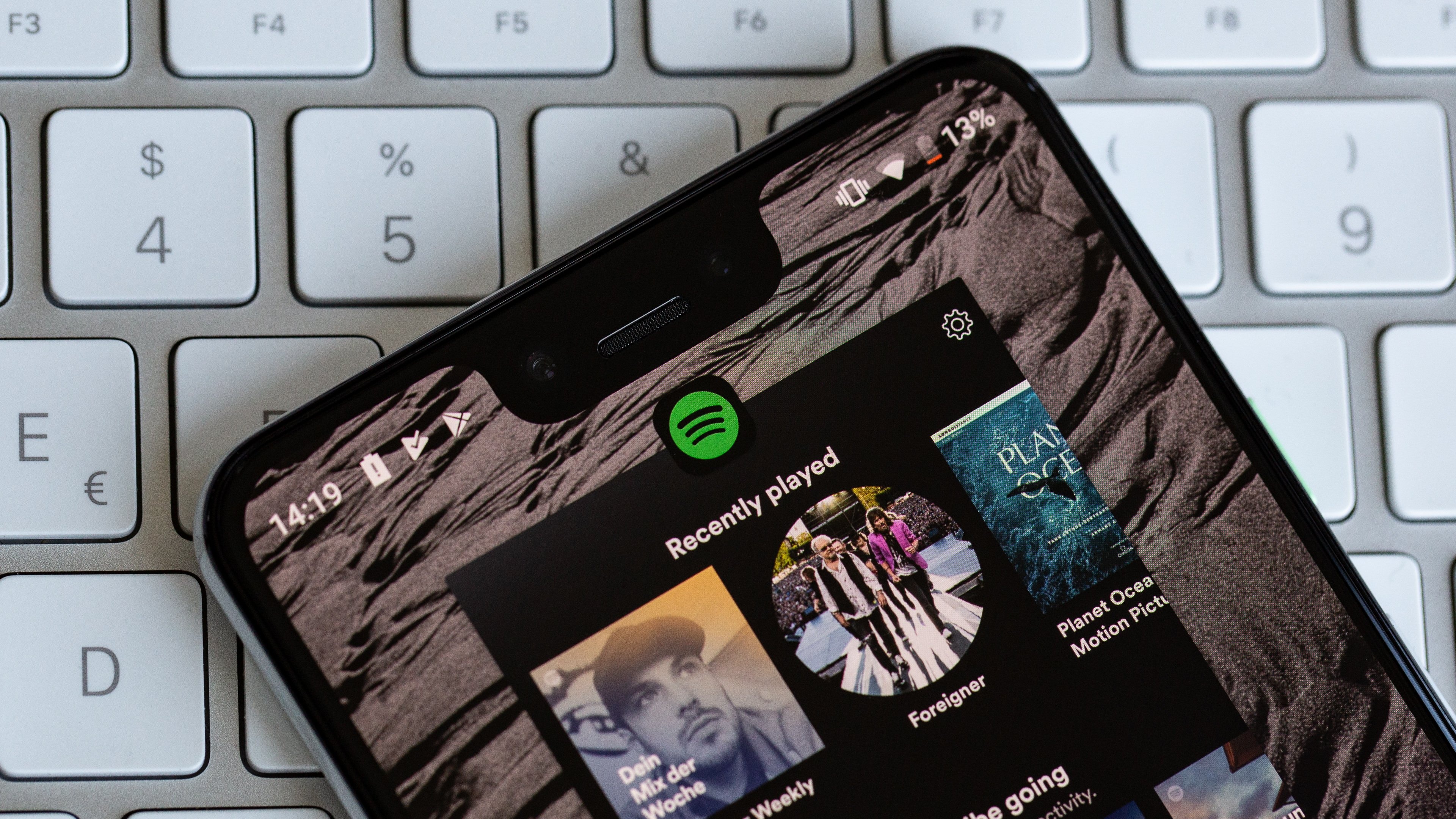 Spotify: A global hub for music, podcasts, playlists, and videos, App on Google Play. 3840x2160 4K Wallpaper.