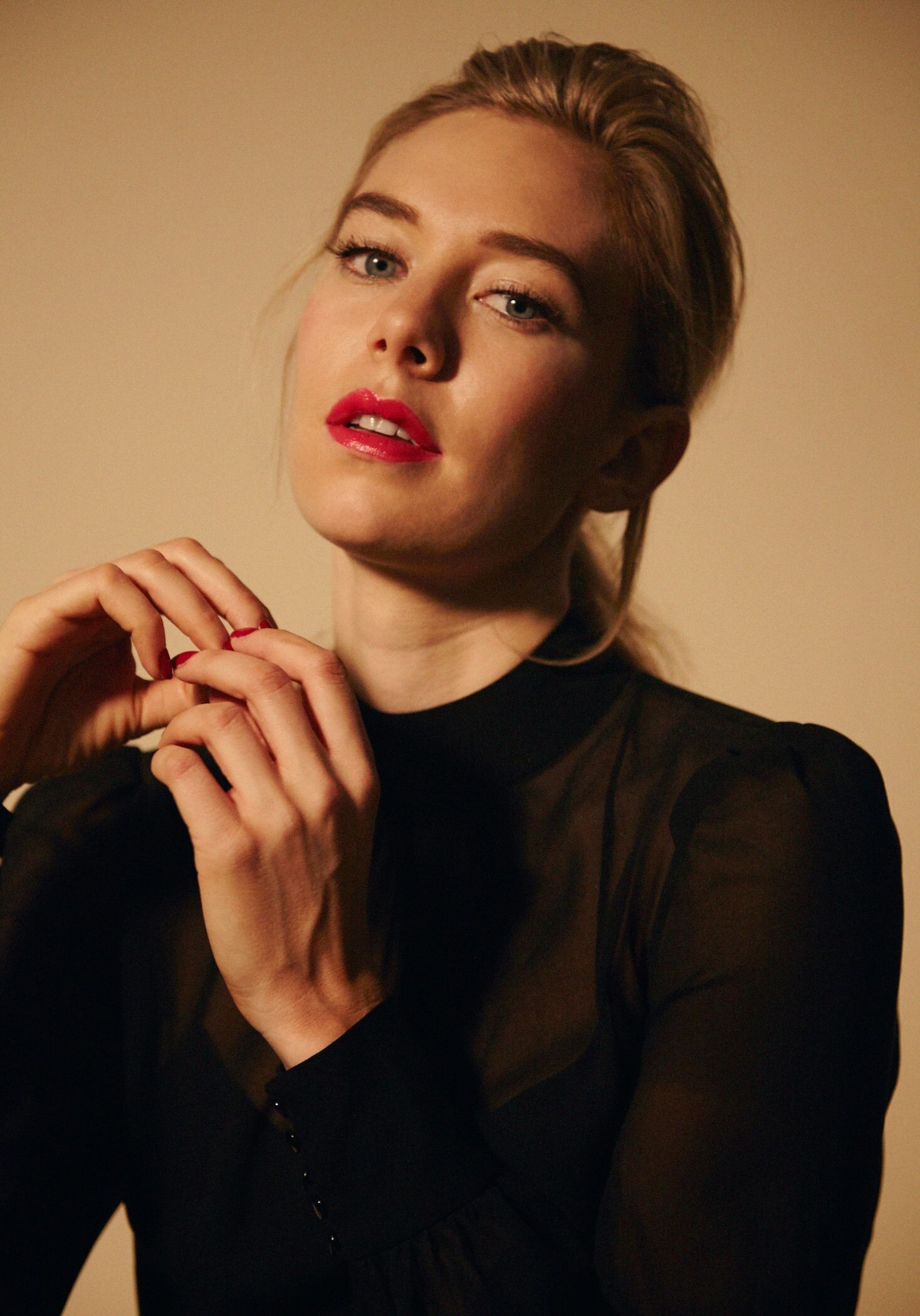 Vanessa Kirby: An actress who appeared in 2015 movie Everest as American socialite Sandy Hill Pittman. 1470x2100 HD Background.