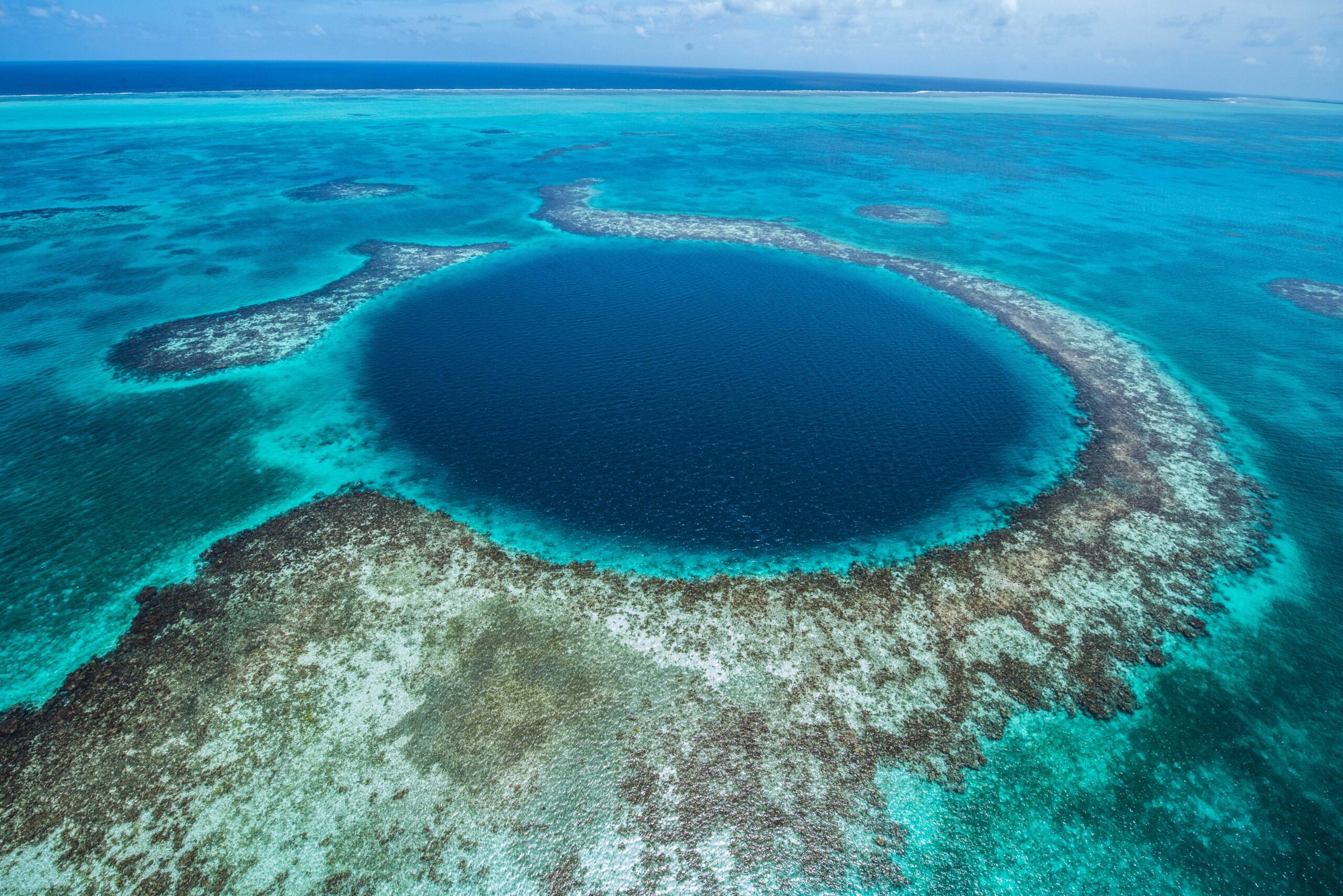 Discover Belize, Central America's gem, Great Blue Hole, Barrier Reef, 2560x1710 HD Desktop