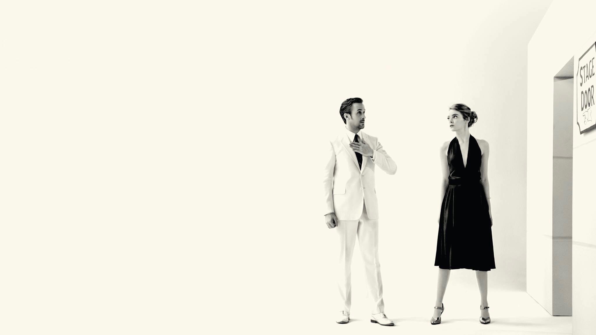 La La Land: Sebastian and Mia are drawn together by their common desire to do what they love, Black-and-white. 2050x1160 HD Wallpaper.