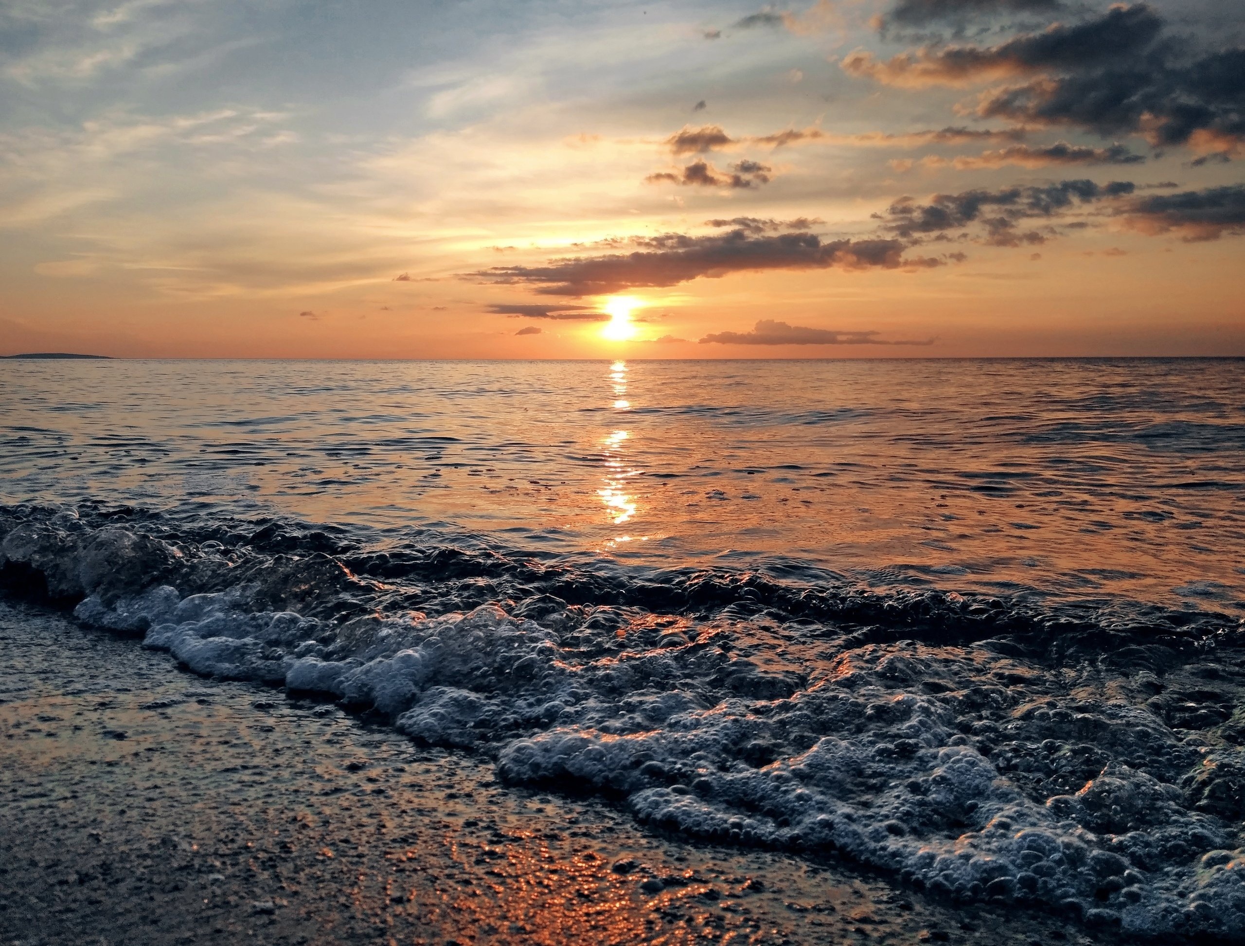 Sea of Azov, Crimean coast, Relaxation, Tourism, 2560x1950 HD Desktop