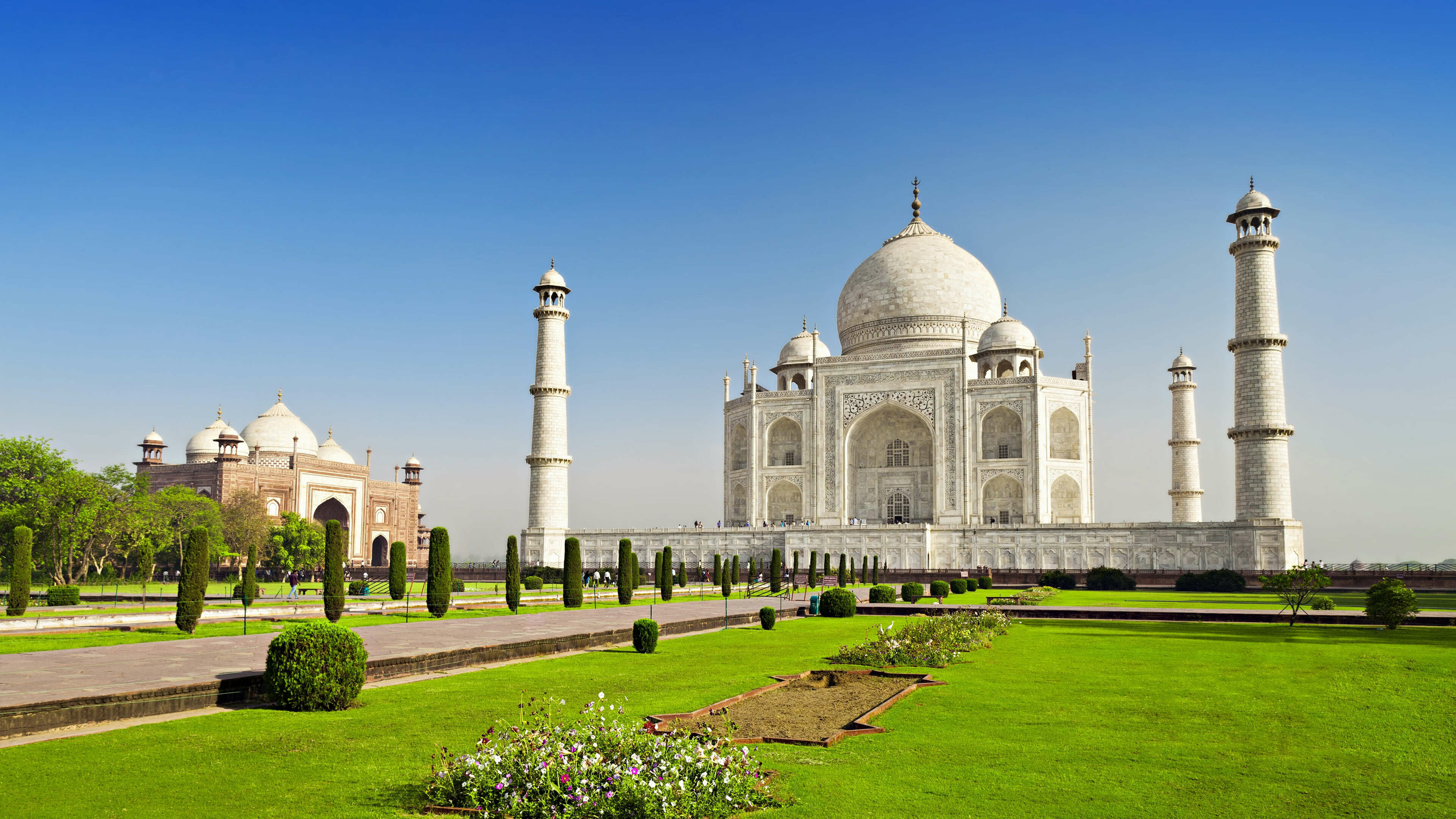 India: Designated as a UNESCO World Heritage Site in 1983 for being "the jewel of Muslim art in India and one of the universally admired masterpieces of the world's heritage", Agra. 3840x2160 4K Wallpaper.