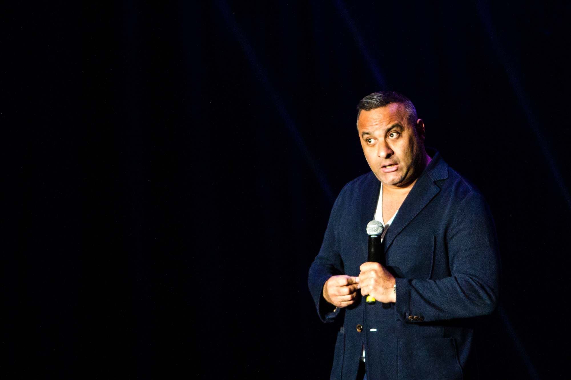 Russell Peters, Comedian, Hilarious moments, Sault Ste Marie, 2000x1340 HD Desktop
