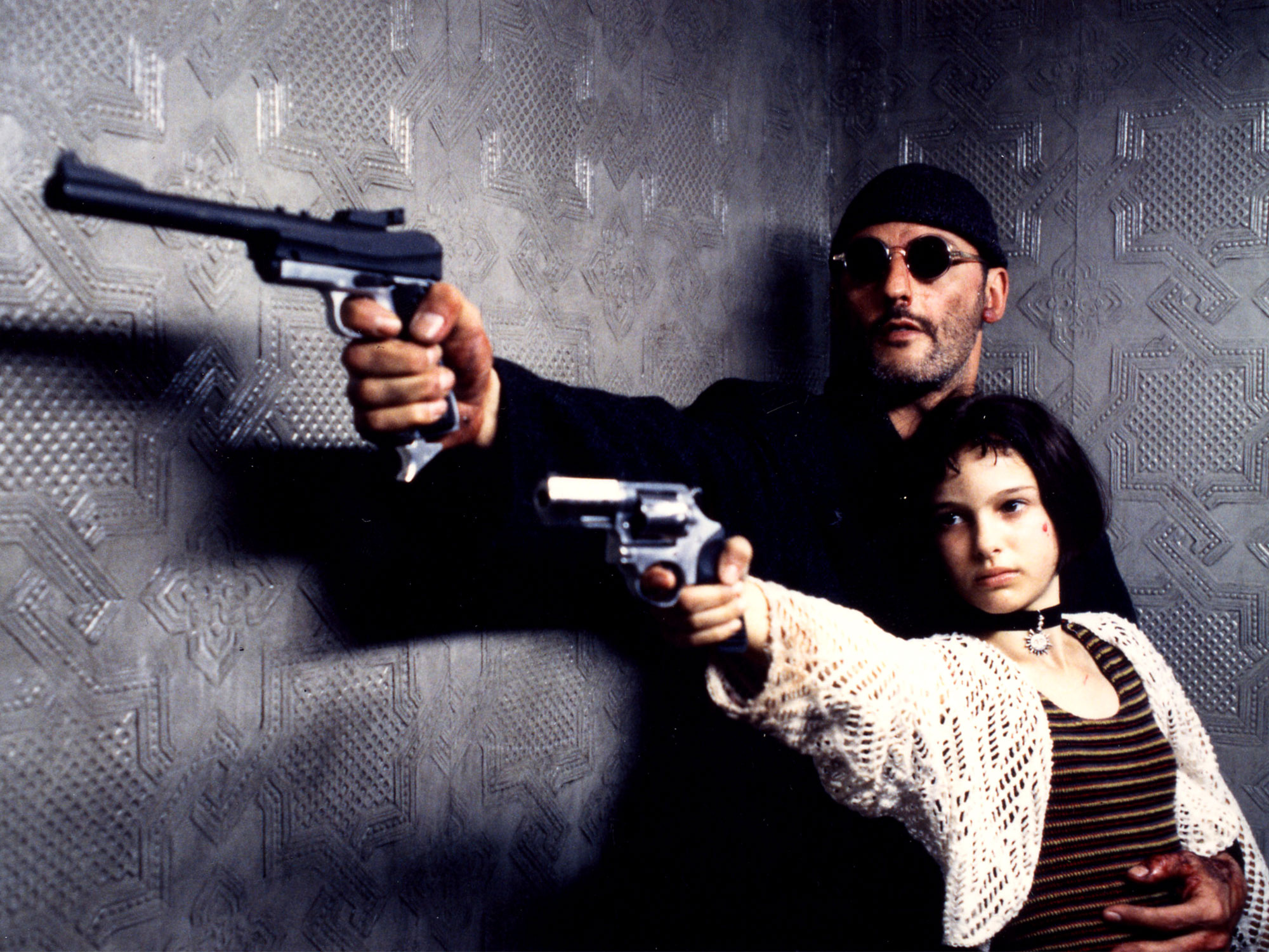 Leon: Mathilda Lando, Natalie Portman's motion picture debut. 2000x1500 HD Background.