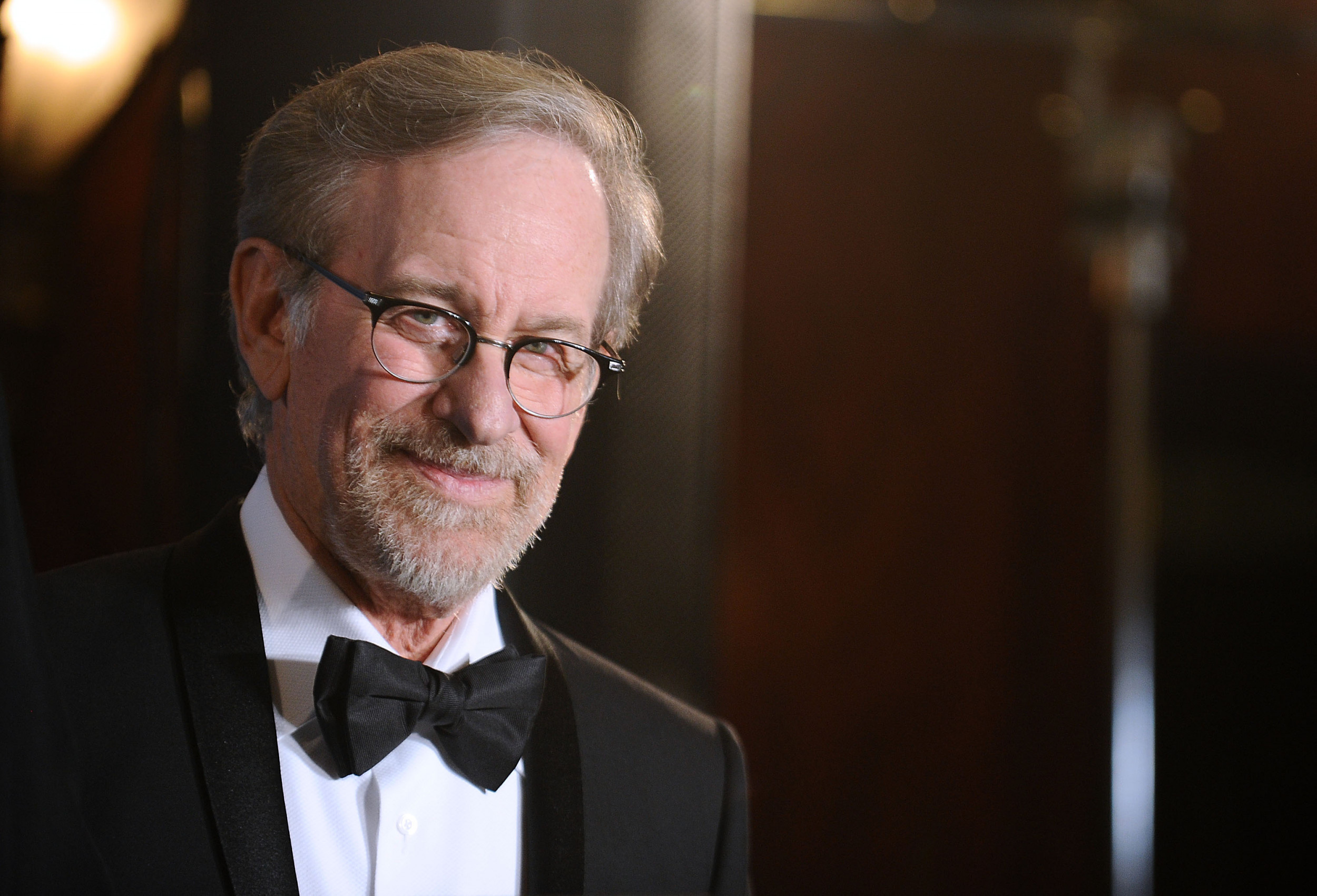 Steven Spielberg, Filmmaker's daughter, Pursuing sex work, Independence, 2500x1710 HD Desktop